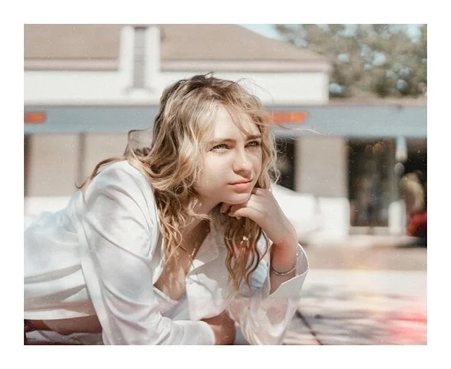 Chilling
.
.
.
Model: @emilyfroehlich
.
.
.
#Sonya7Iii #bealpha #portraitphotography #photography #portrait #orlandophotographer #cinematography #adegomagazine #bydesignmag