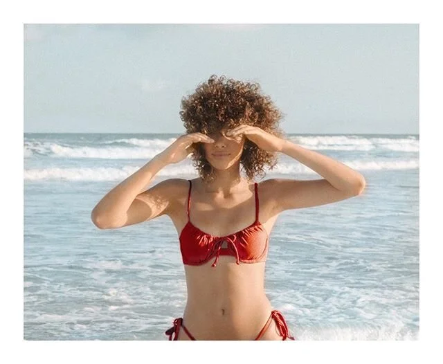 One more throwback to the beach days
.
.
.
Model: @isabellalorenn_
.
.
.
#Sonya7Iii #bealpha #portraitphotography #photography #portrait #orlandophotographer #cinematography #adegomagazine #bydesignmag