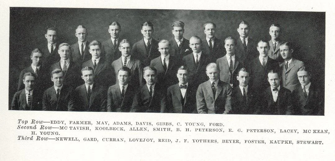  https://deadfred.com/photos/18377.jpg    Comments:  Cleon O Young (Nee: ) | USA | 1921-1940 | Comments: Fraternity Chi Alpha Epsilon-1923  Acorn  Coe College, Cedar Rapids Iowa - 