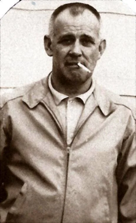   https://deadfred.com/photos/60775.jpg    Comments:  George Edward Young (Nee: ) | Pine City NY United States | 1921-1940 | Comments: George Edward Young born July 8 1921 in Hastings, PA to George Andrew &amp; Sabra Cryer Young married Elizabeth Jan