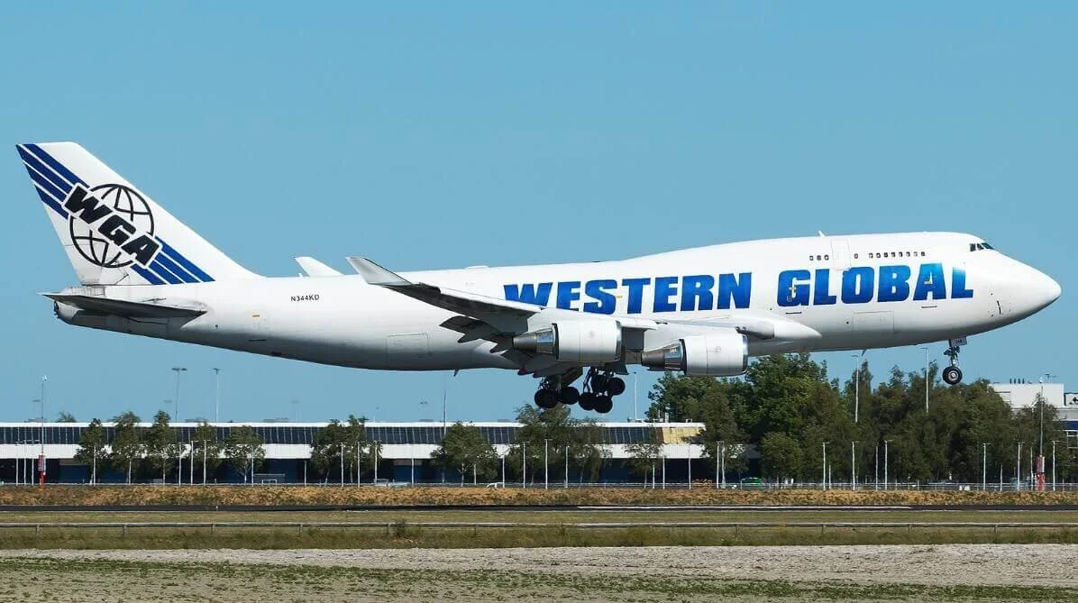 747-400F in flight