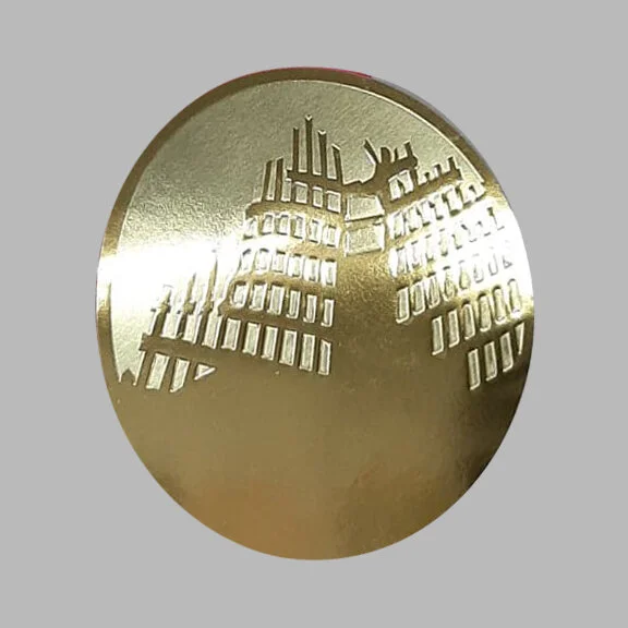 BEHIND&BETWEEN BRAND LOGO