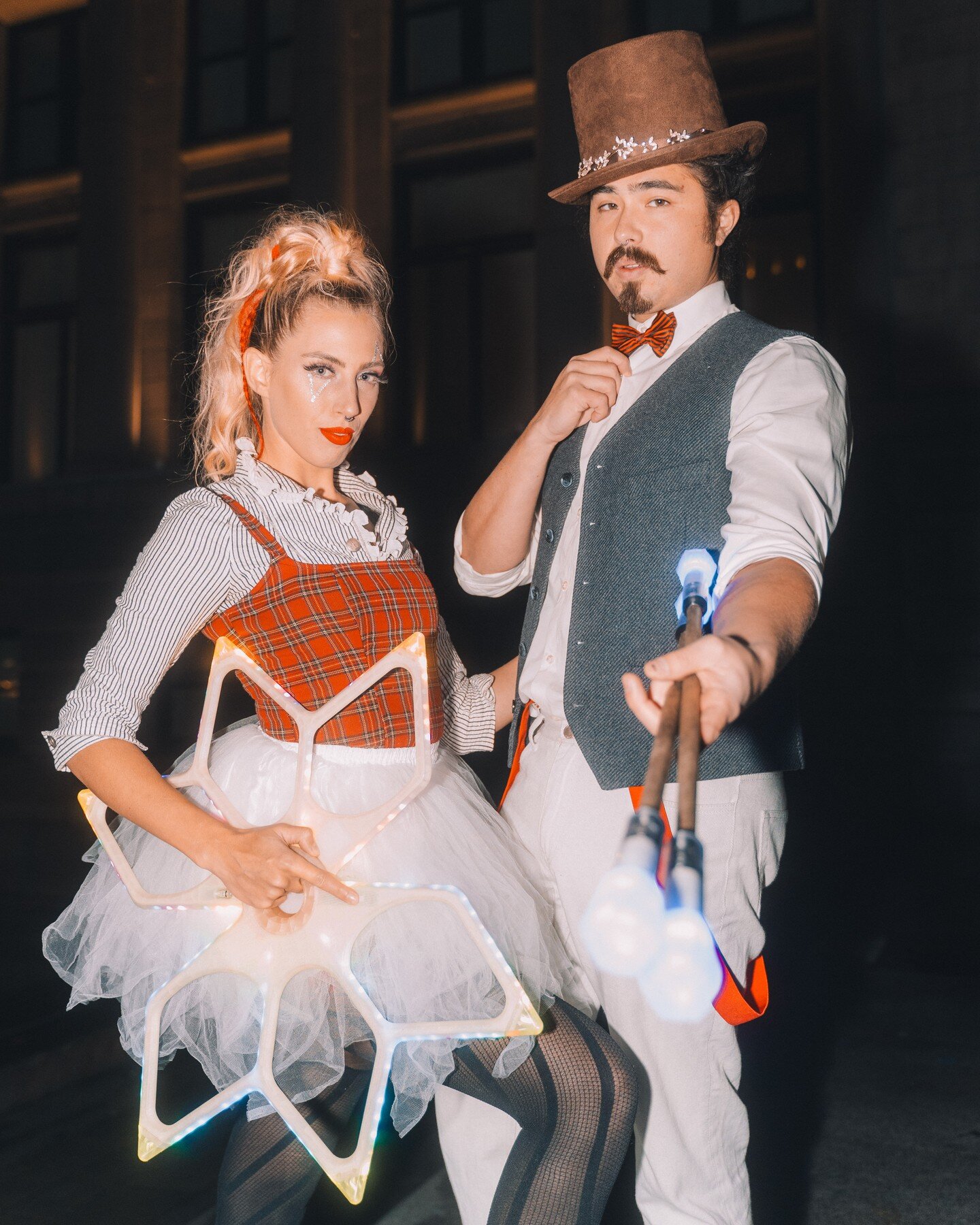 TwinFlames lights up the night🌟