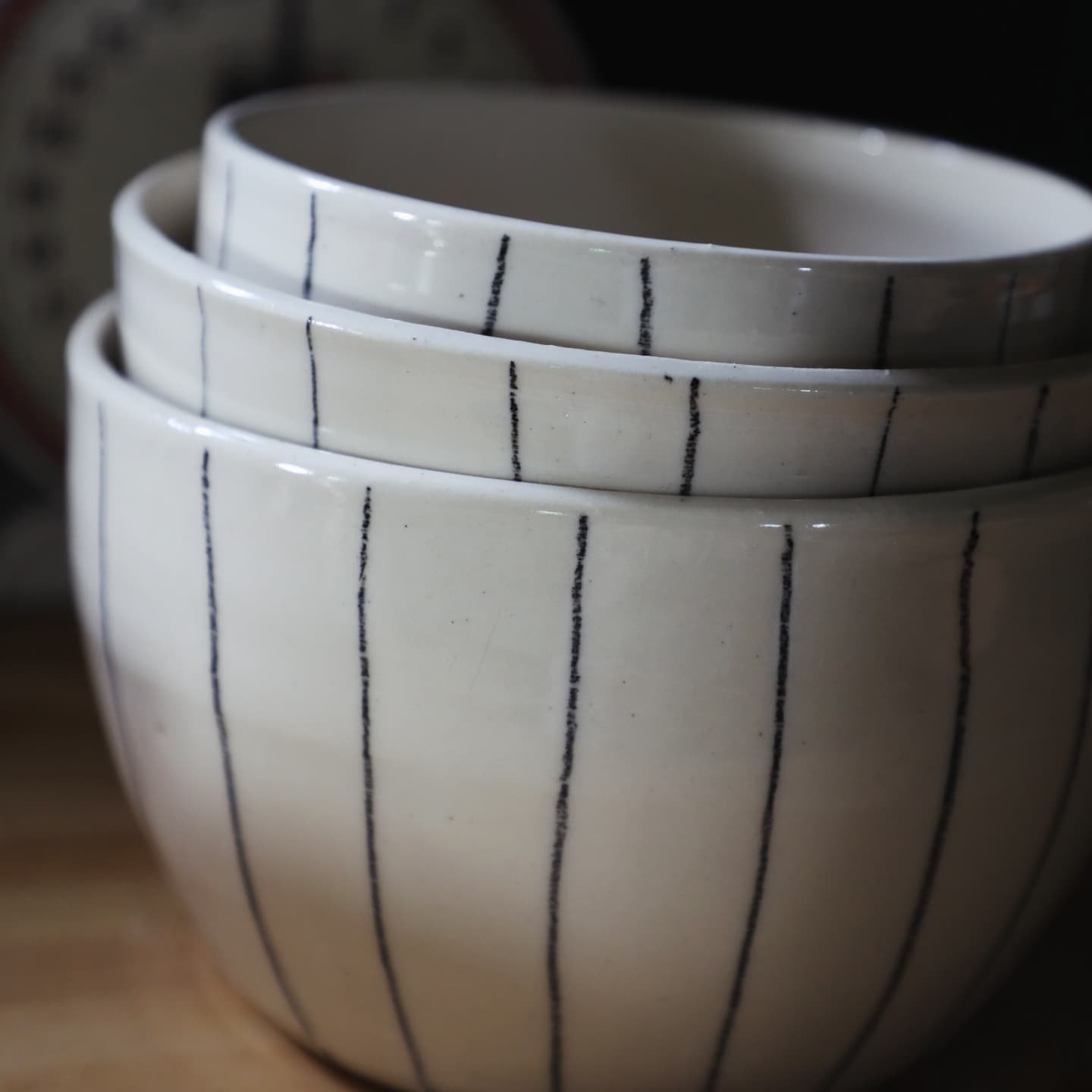 Stripey mixing bowls. Stripes on jars. Stripes on planters. I think I'm falling in love all over again with Stripes and line work.
