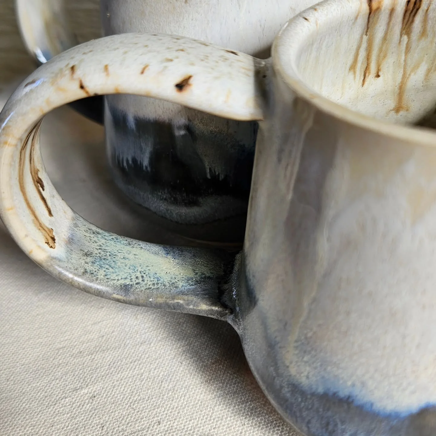 This glaze combination took me completely by surprise. I usually get very overwhelmed when glazing day rolls around and can never choose glazes that suit the piece and also meet the expectations I have in my head. But this combo I had zero expectatio