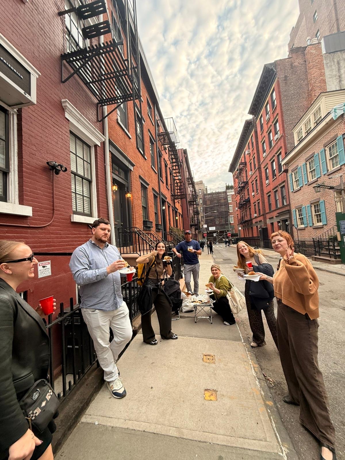 food and wine tour NYC - private group picnic