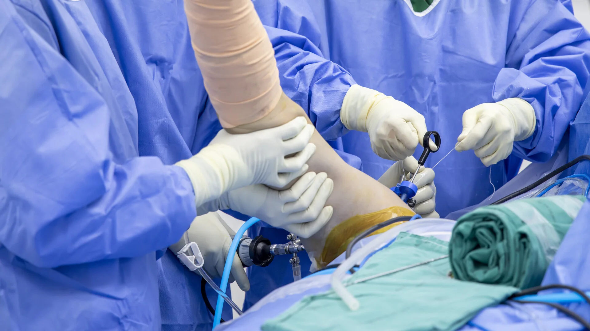 Shoulder Procedures — Han Orthopaedics