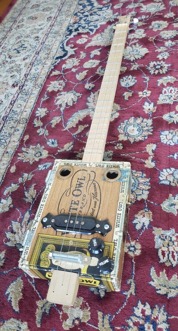 cigarboxguitar.jpg
