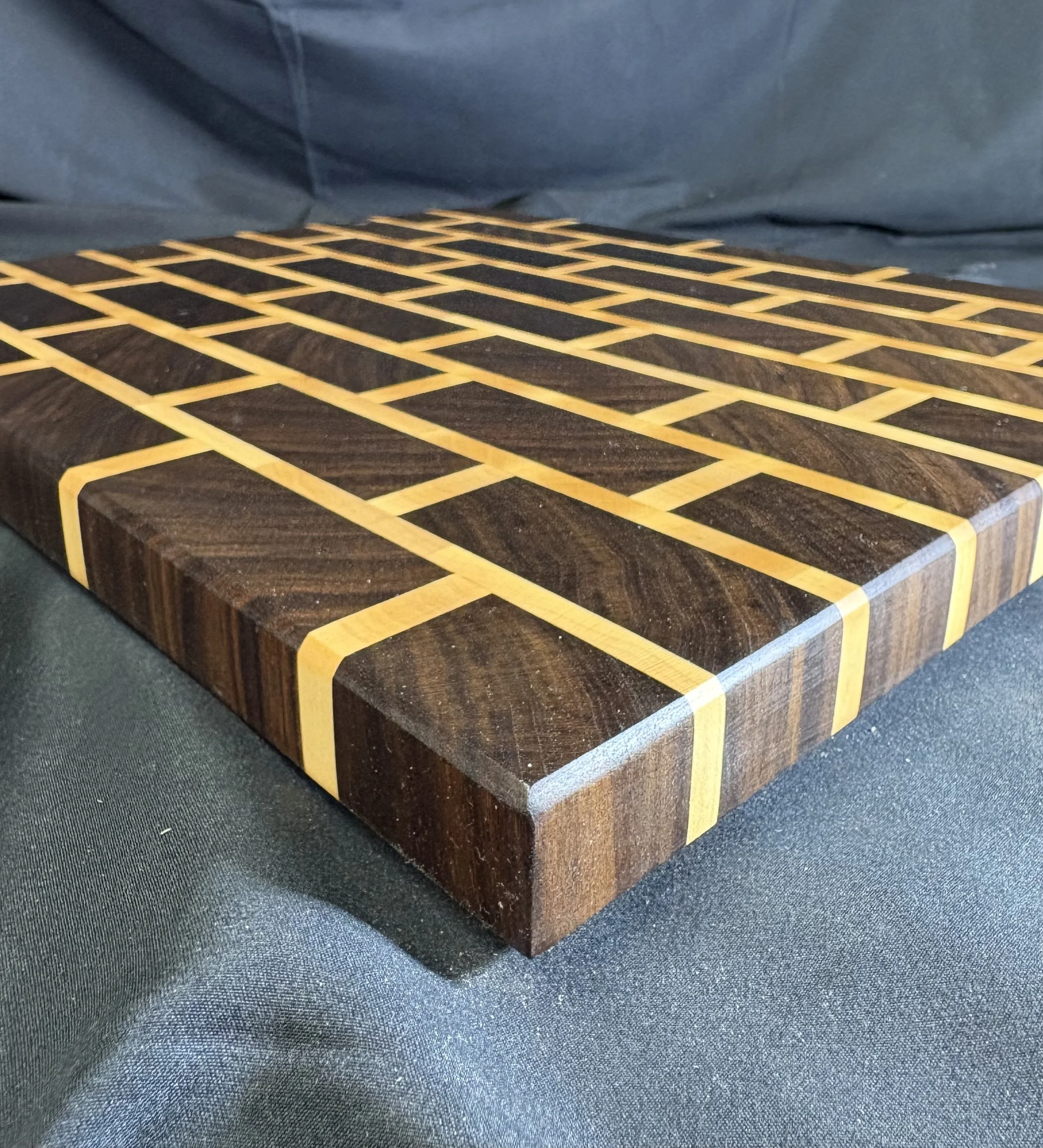 Brick Pattern End Grain Board in Walnut/Maple