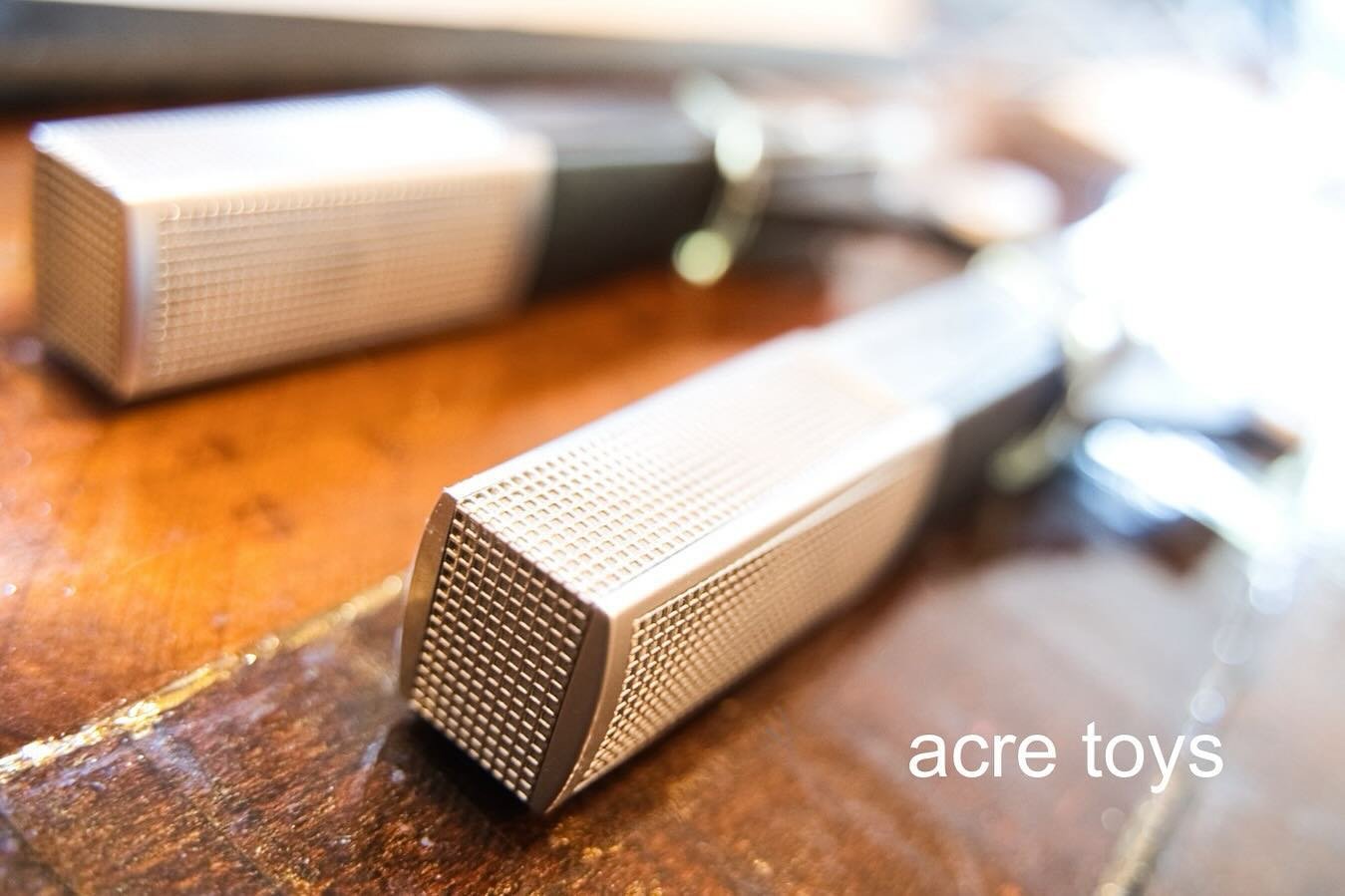 Acre toys #21 Sennheiser MD 441 Dynamic Microphone

These scribblings are independent thoughts with no affiliation to any company and will be intentionally unscientific&hellip;

The Sennheiser MD 441 is a supercardiod dynamic microphone that looks (f