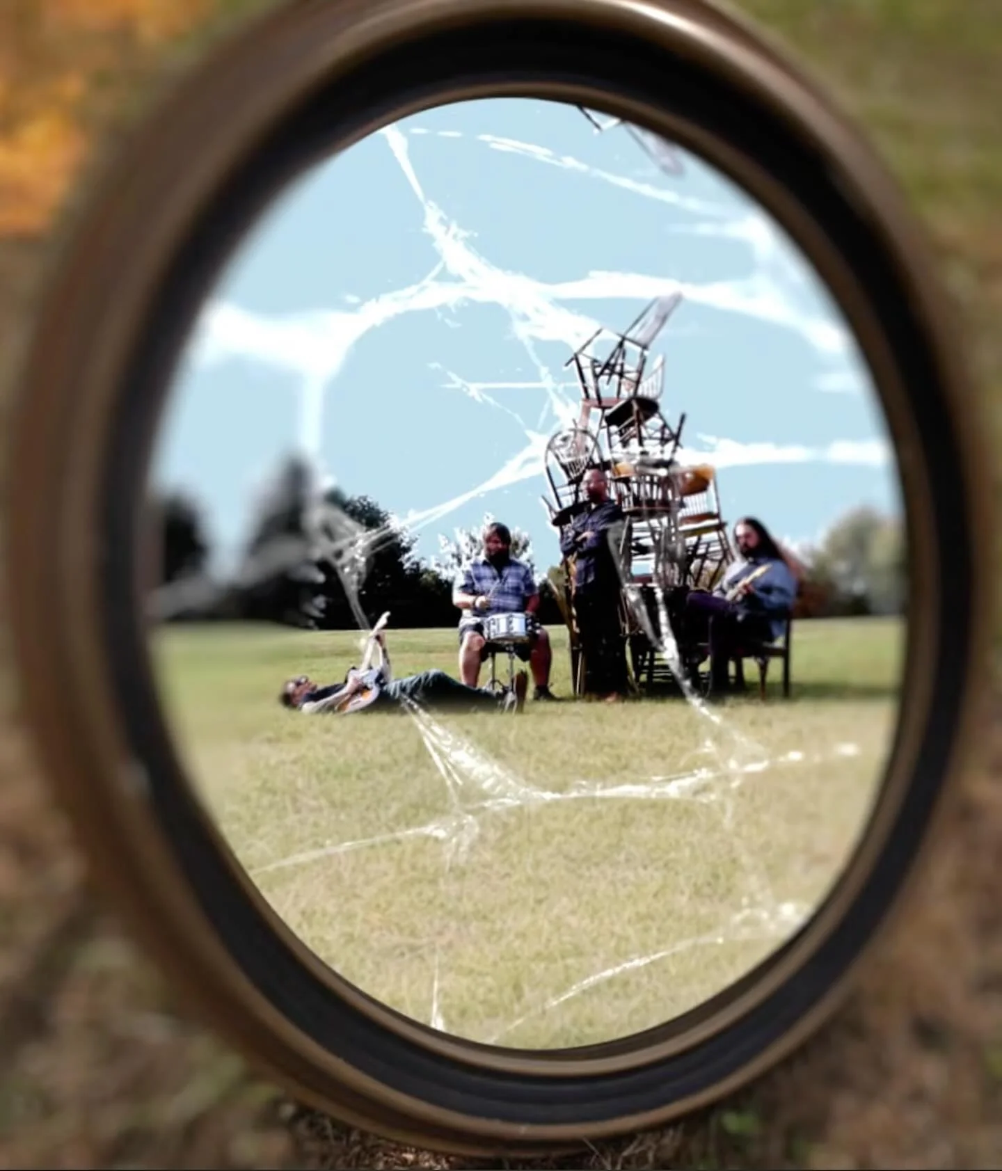 What seemed to start as a small project involving a talented bunch of folks has grown into one of the most prolific bands I know right now. Just a few weeks after releasing a full remix album @newmiserableexperience have just shared the 2nd single OR