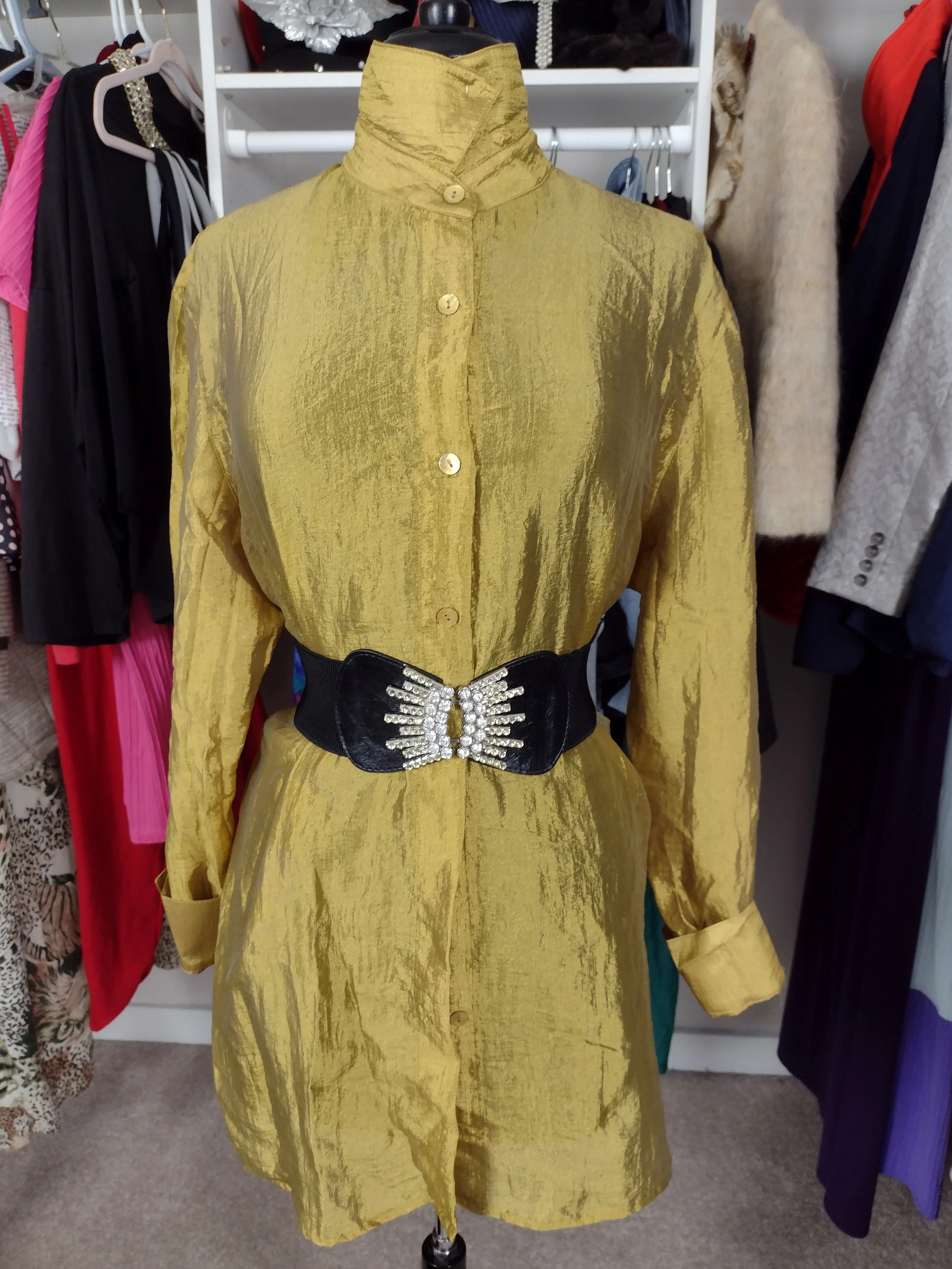 The Travel Collection Gold Shirt Size Large