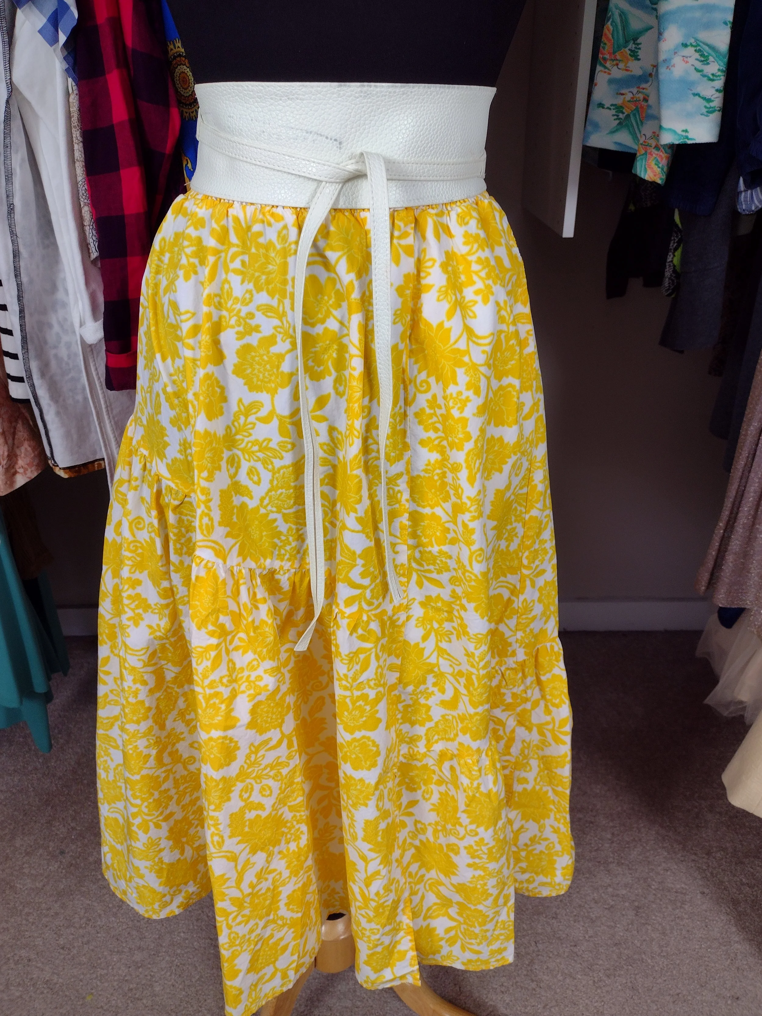 Yellow and white print Skirt Size L