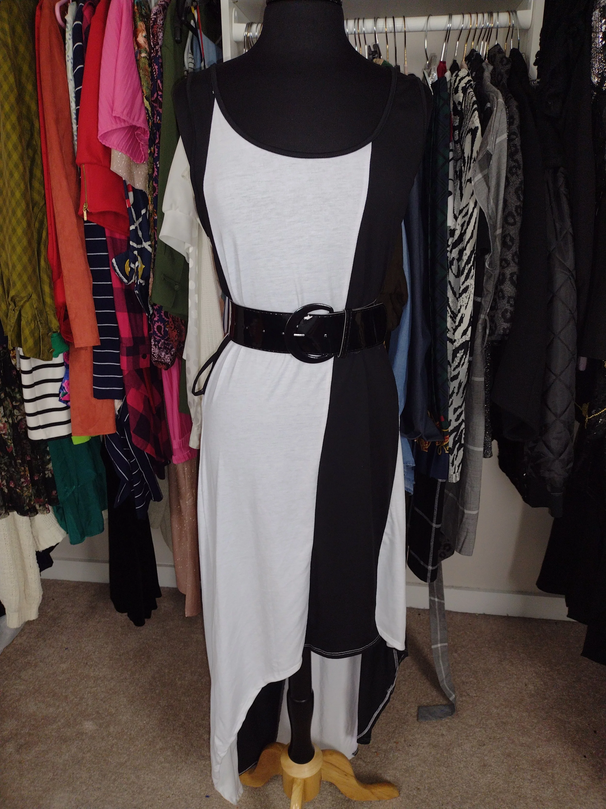 NEW Black and White Colorblock Dress with belt
