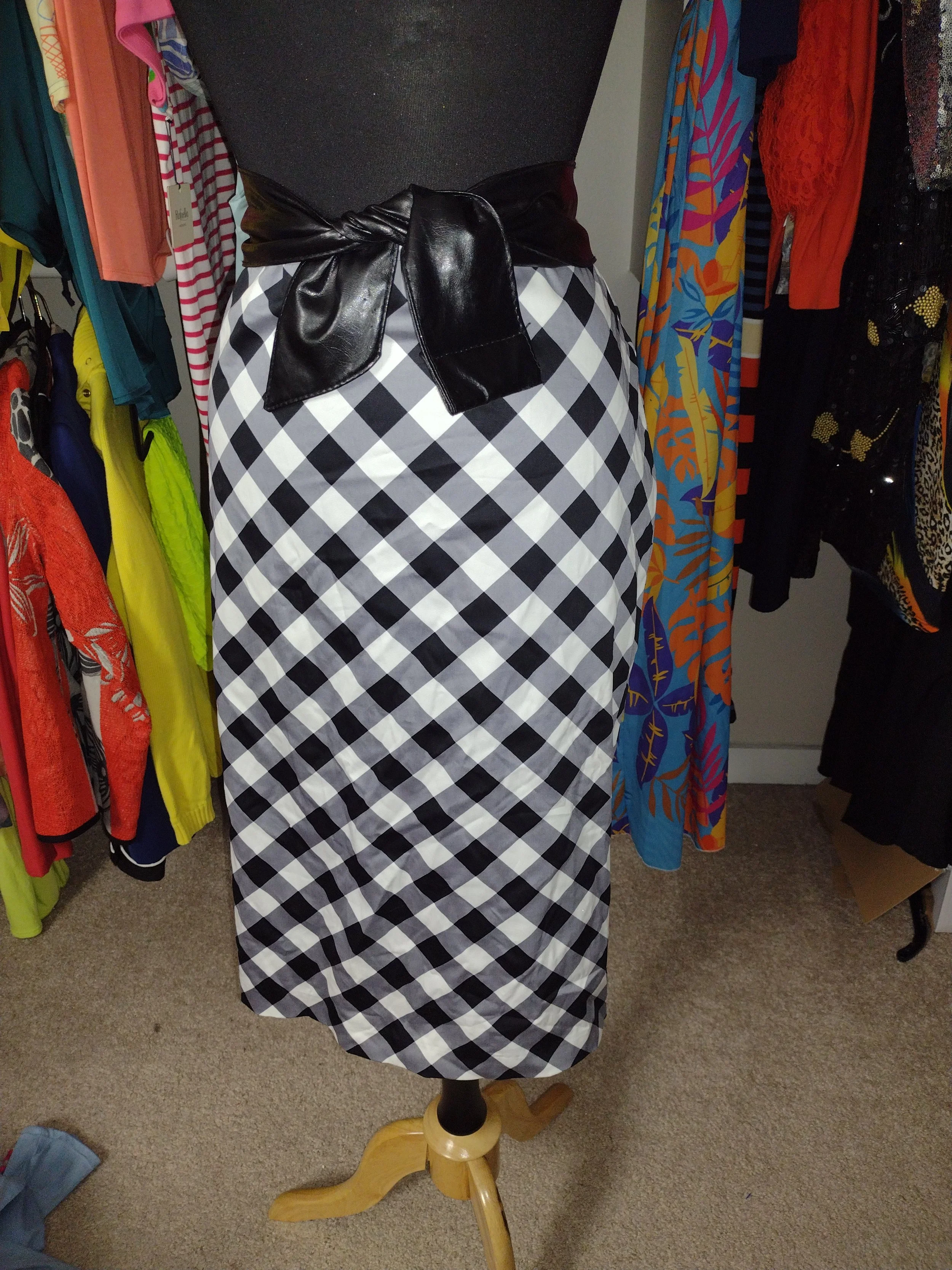 NEW Black and White Gingham Pencil Skirt Size 12