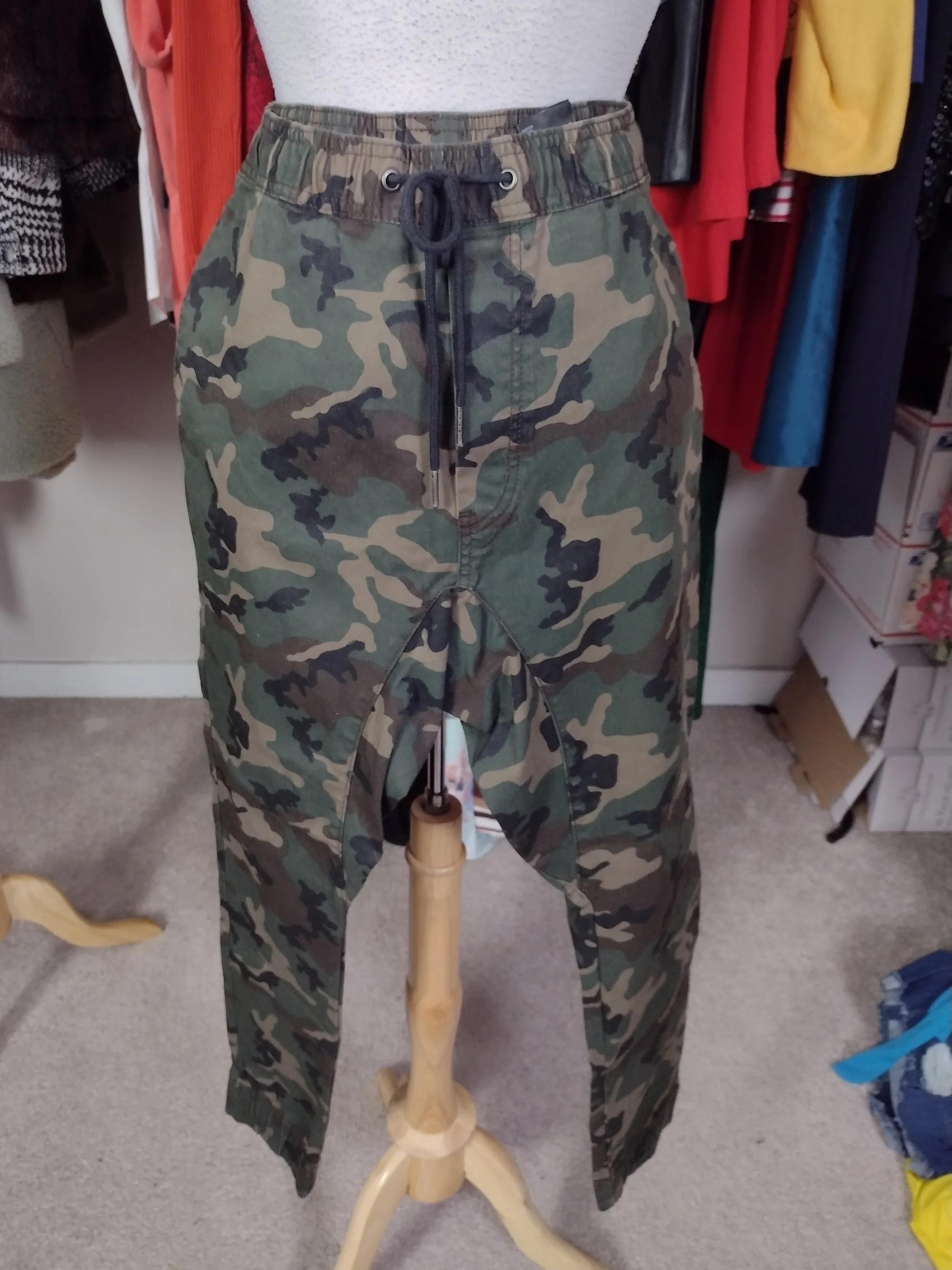 Camo Drawstring Joggers Size L