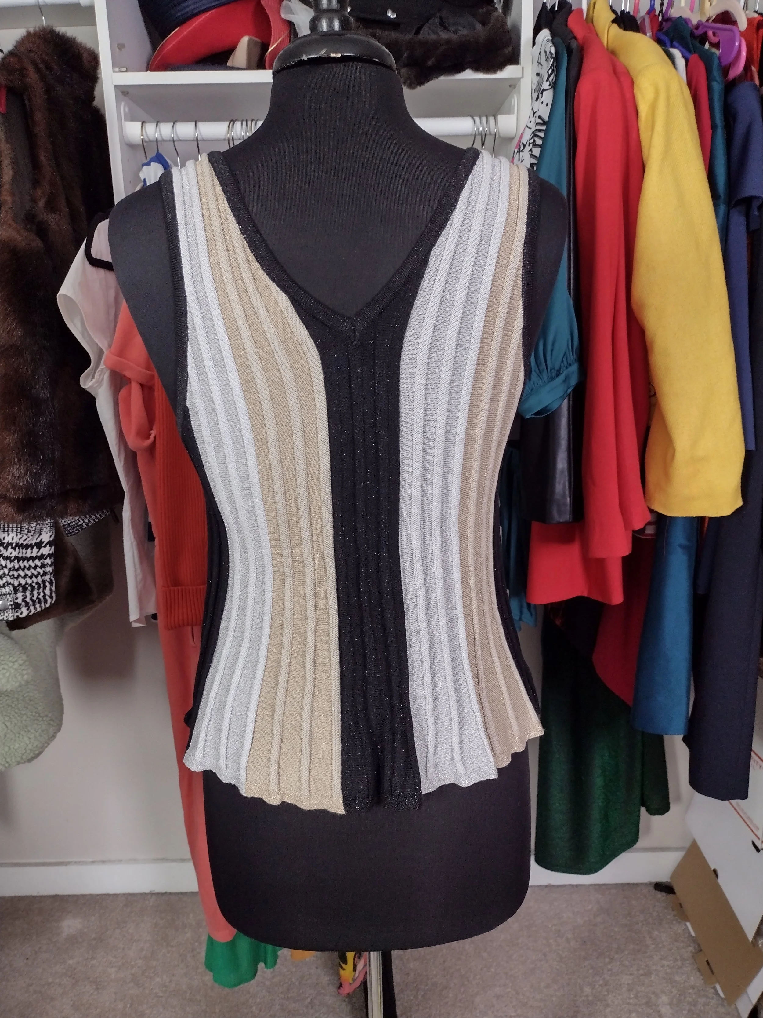 Black White and Beige Tank Size L