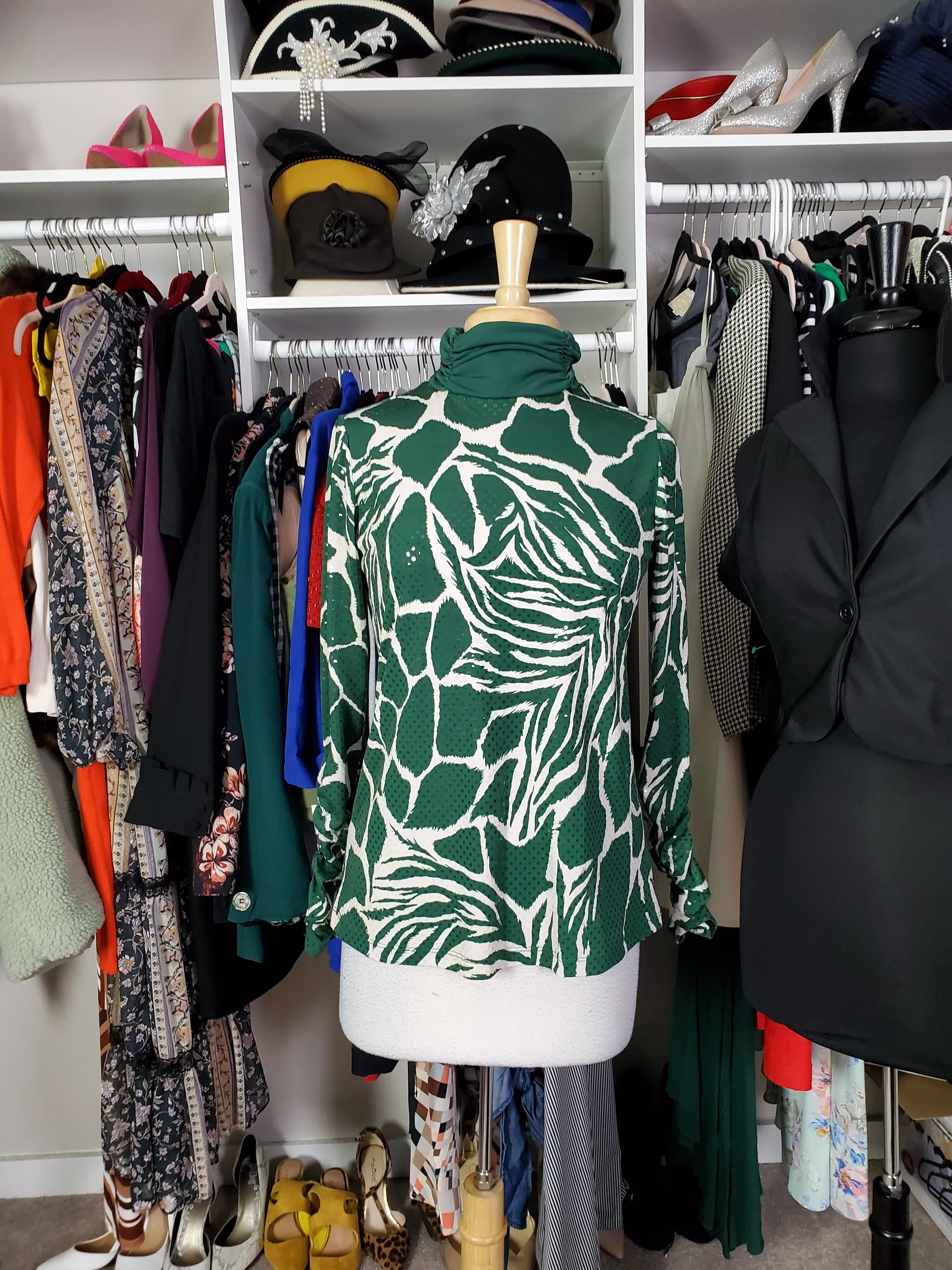 Green and White Zebra Print Blouse Size L