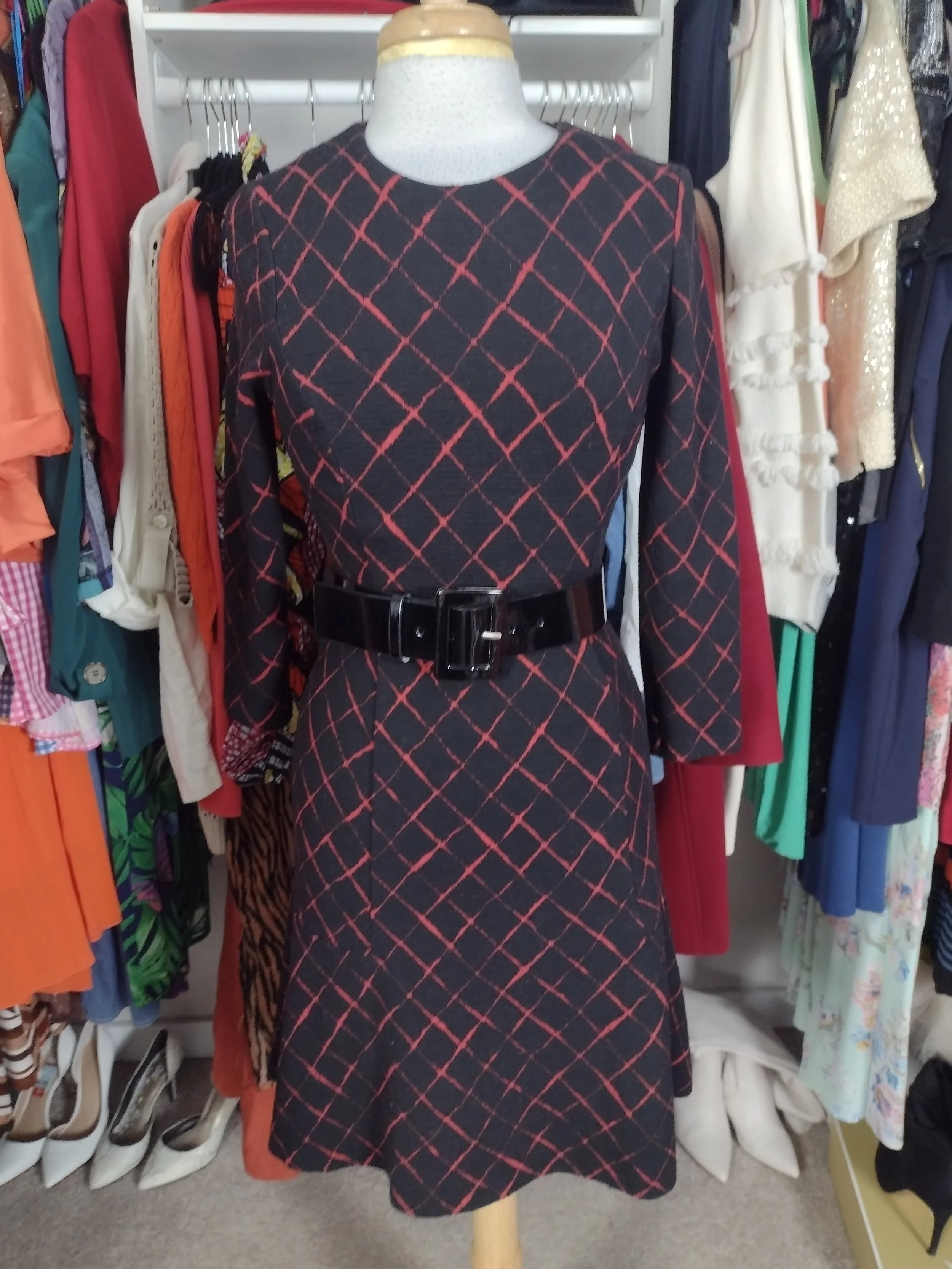 Tommy Hilfiger Black and Red Stripe Size 6/8