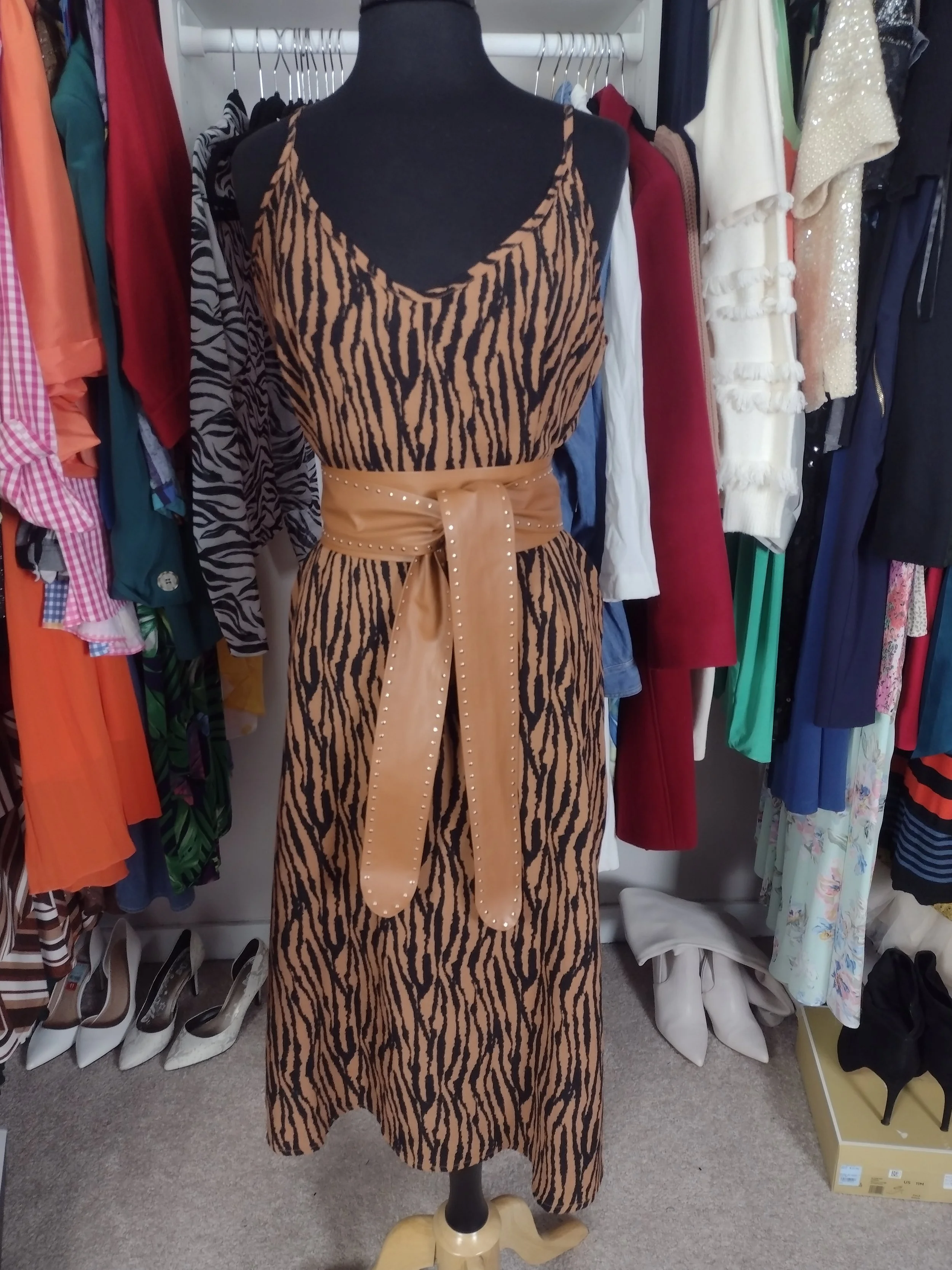 Boohoo animal belted dress  size 8/10