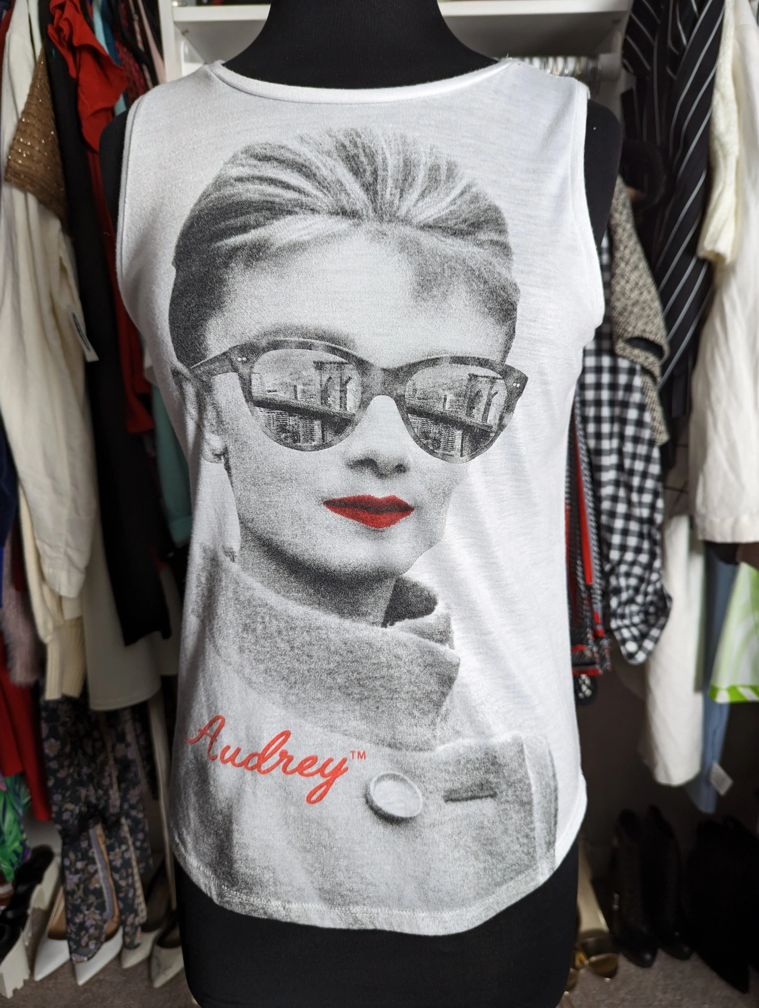 Audrey Hepburn Tshirt Size M
