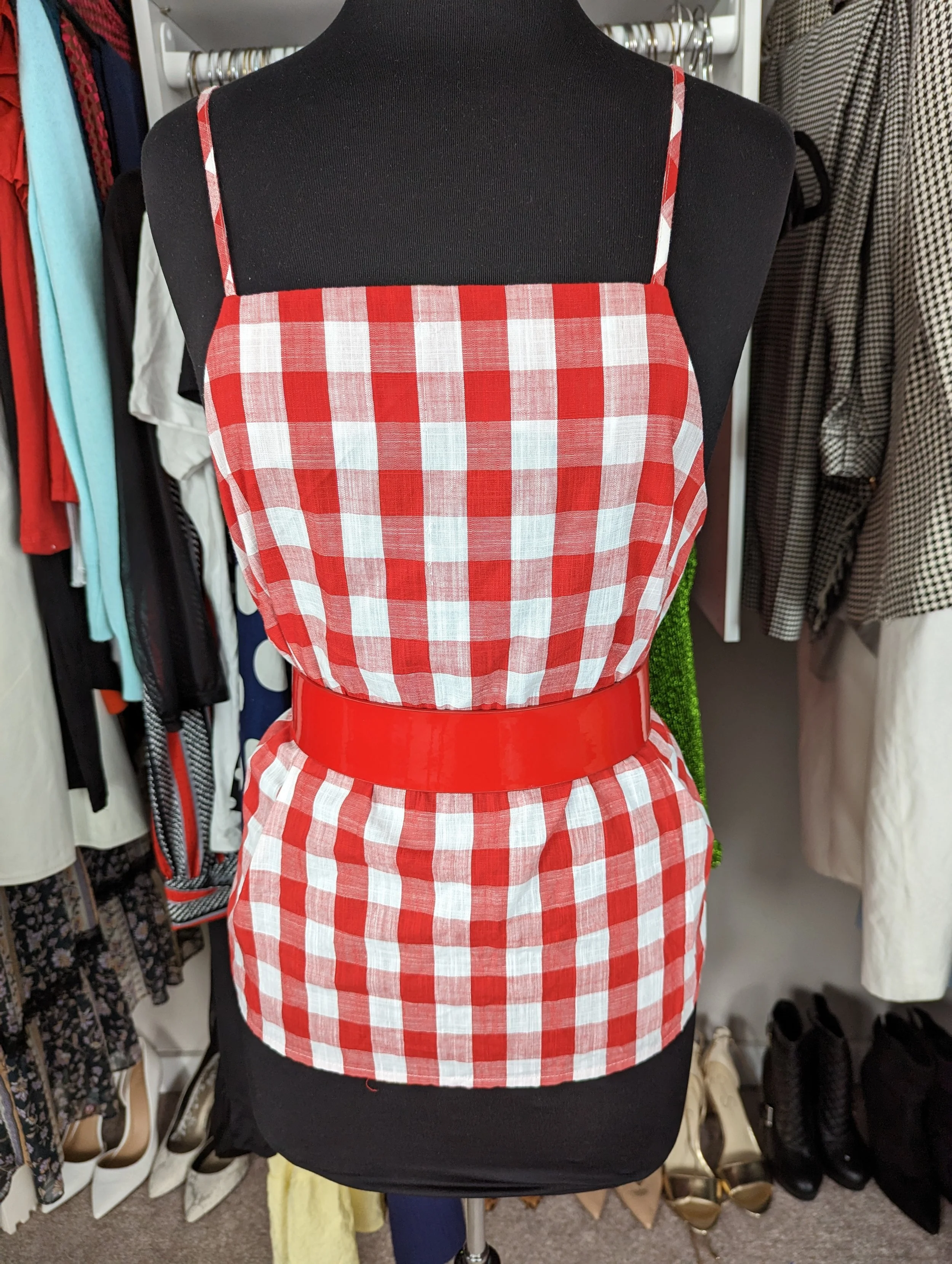 Red and White Gingham Plaid Tank Size L