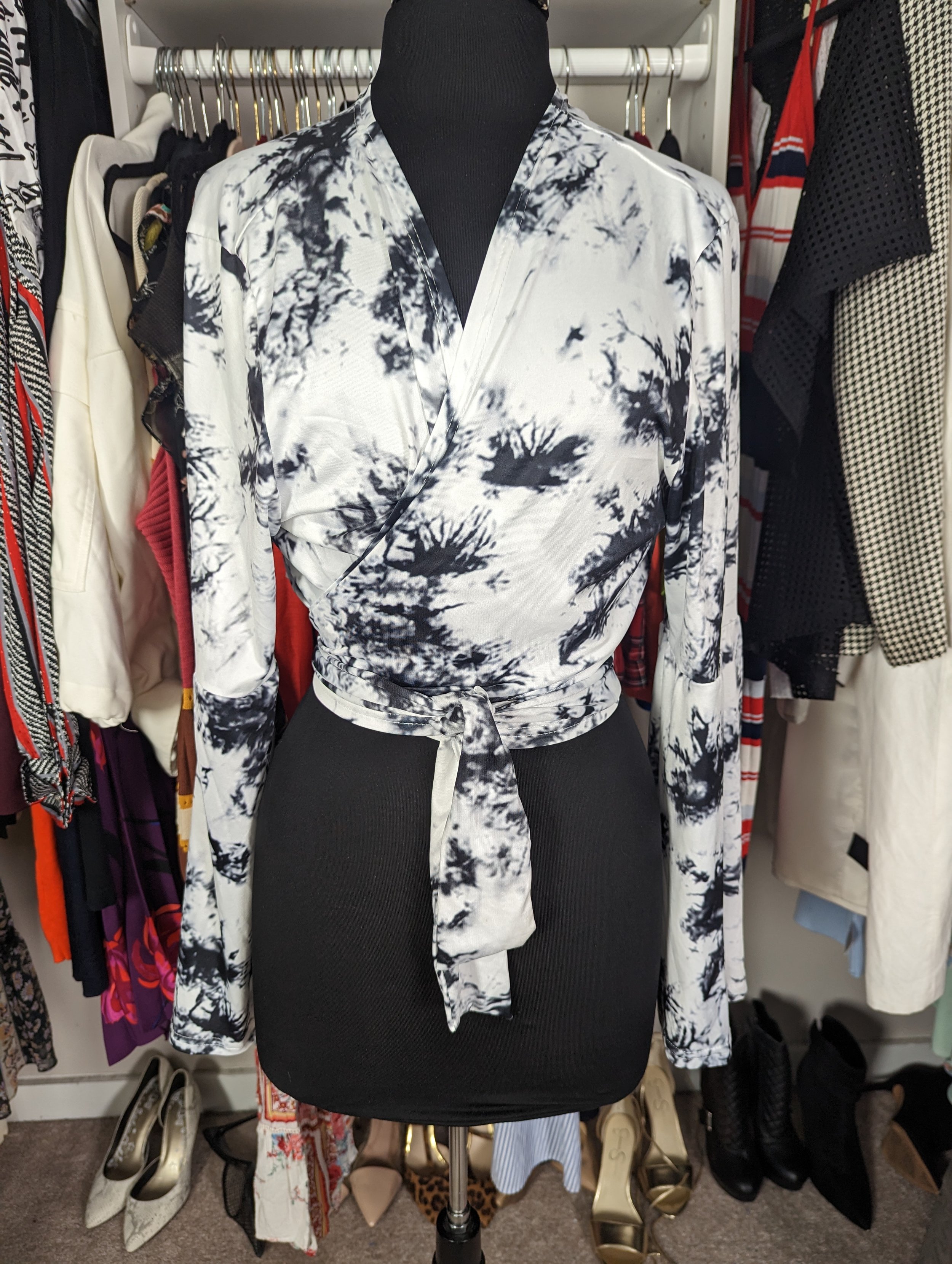 Shein White and Gray Wrap Top Size 14/16