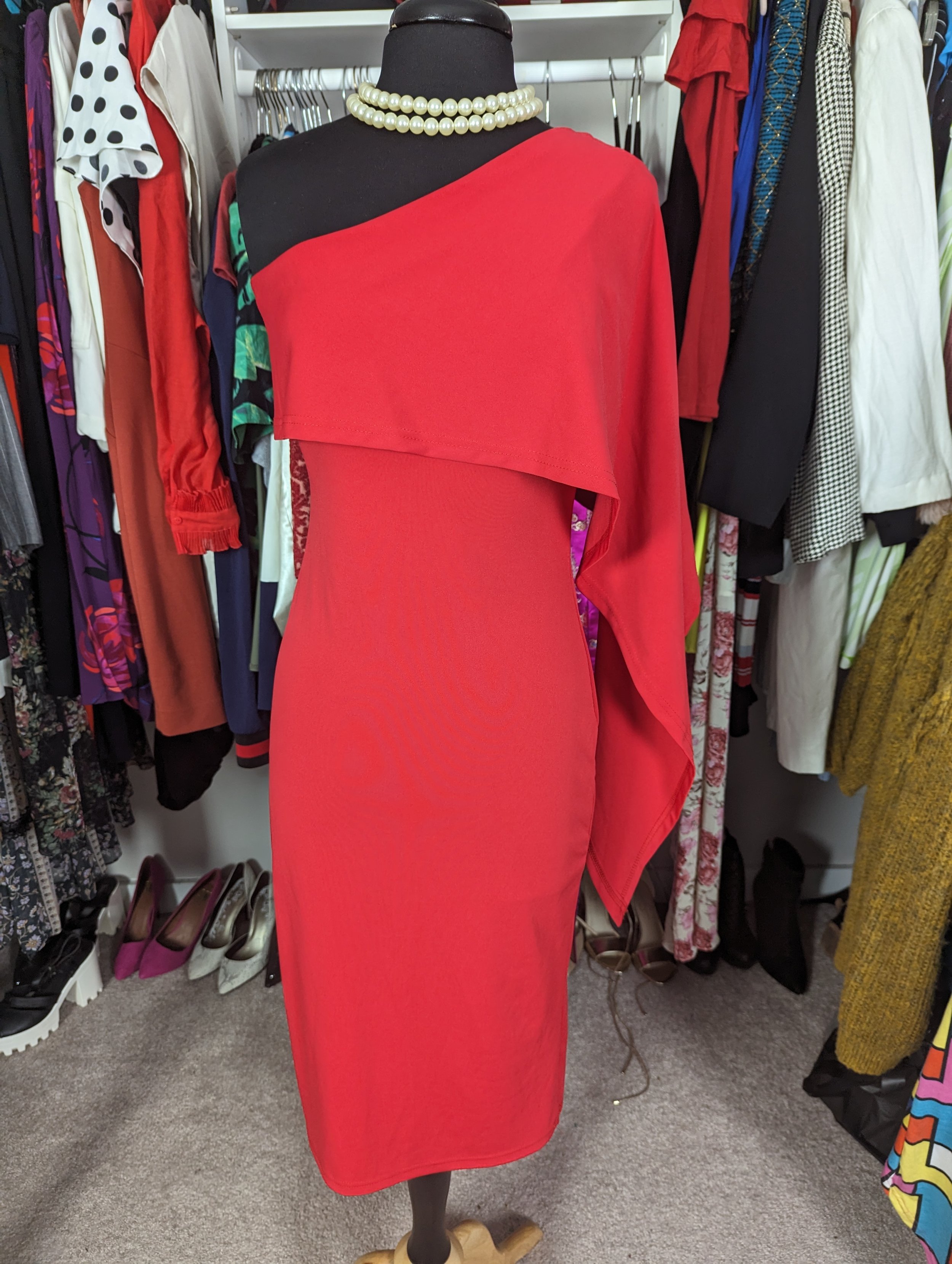 Red drape shoulder dress-8/10