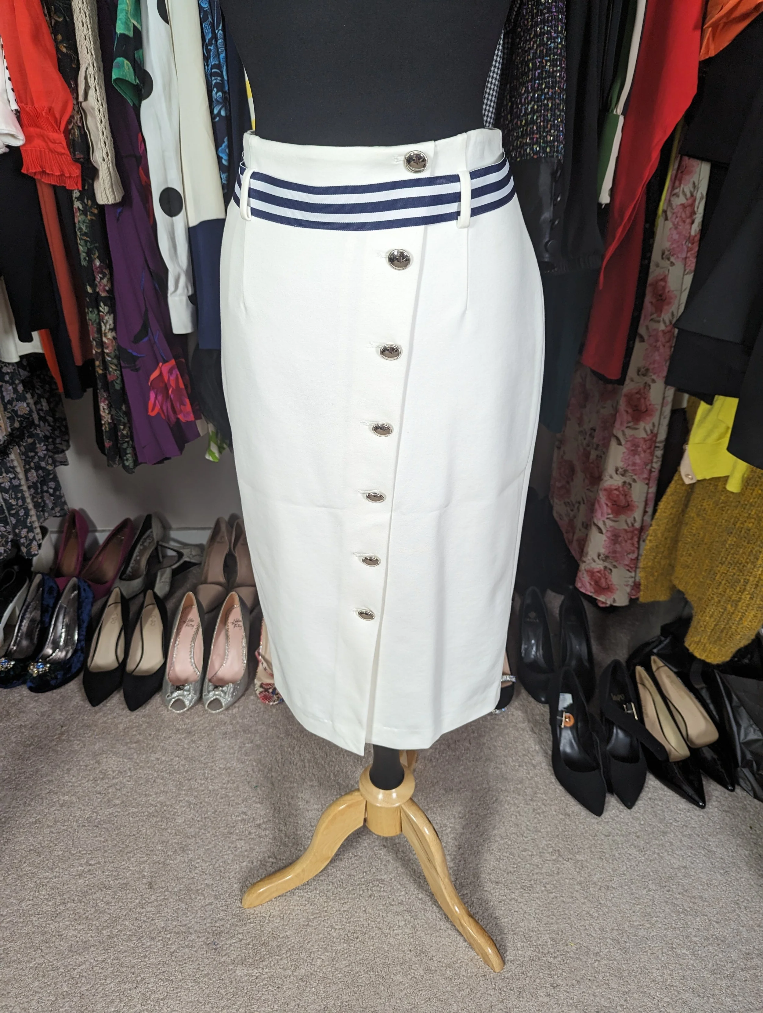 White House Black Market Cream Skirt with silver buttons Size 8/10