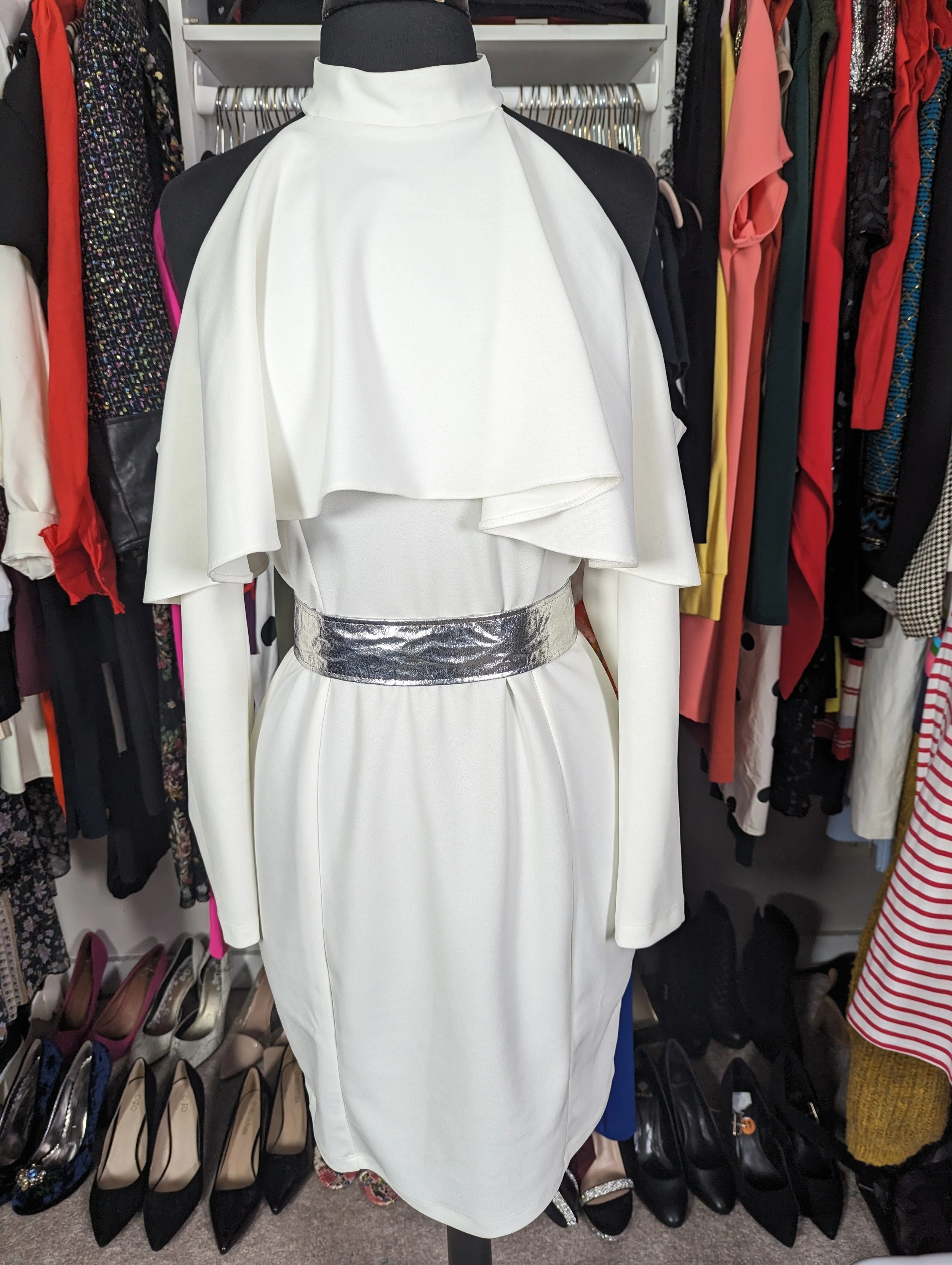 White cold shoulder long sleeve dress-8/10