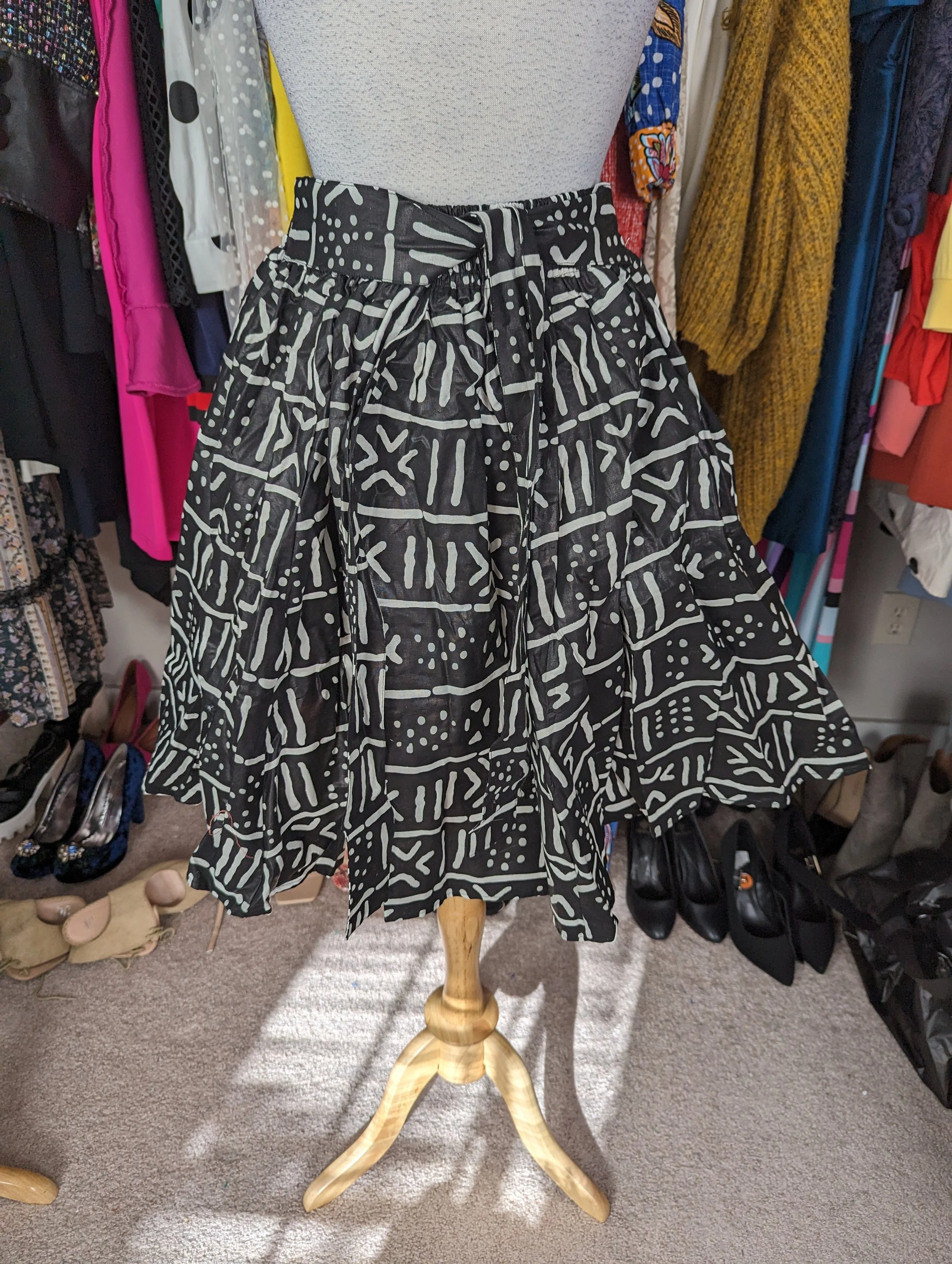 Black and White Pocket Skirt Elastic Waist