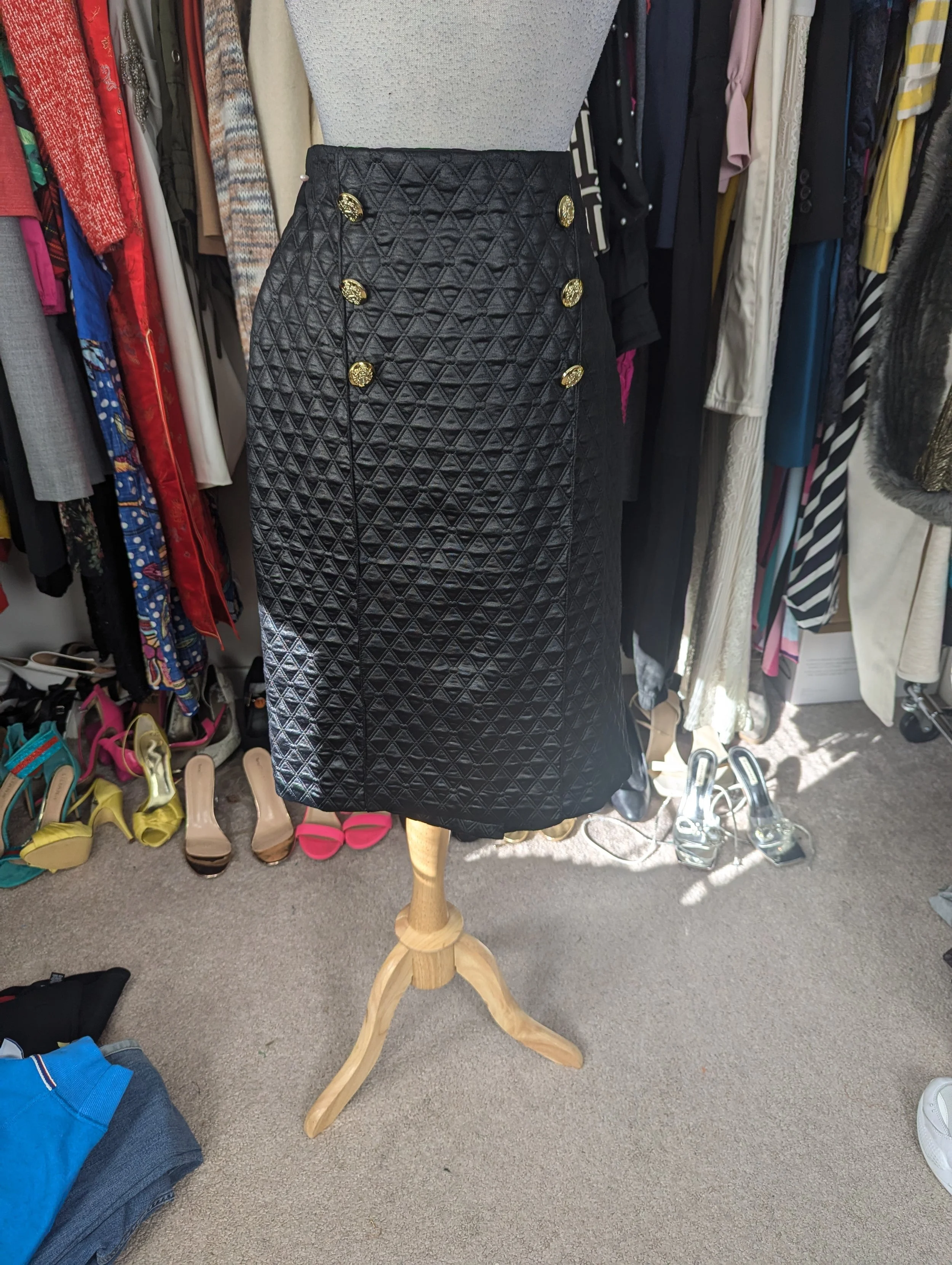 Black gold button pencil skirt -L