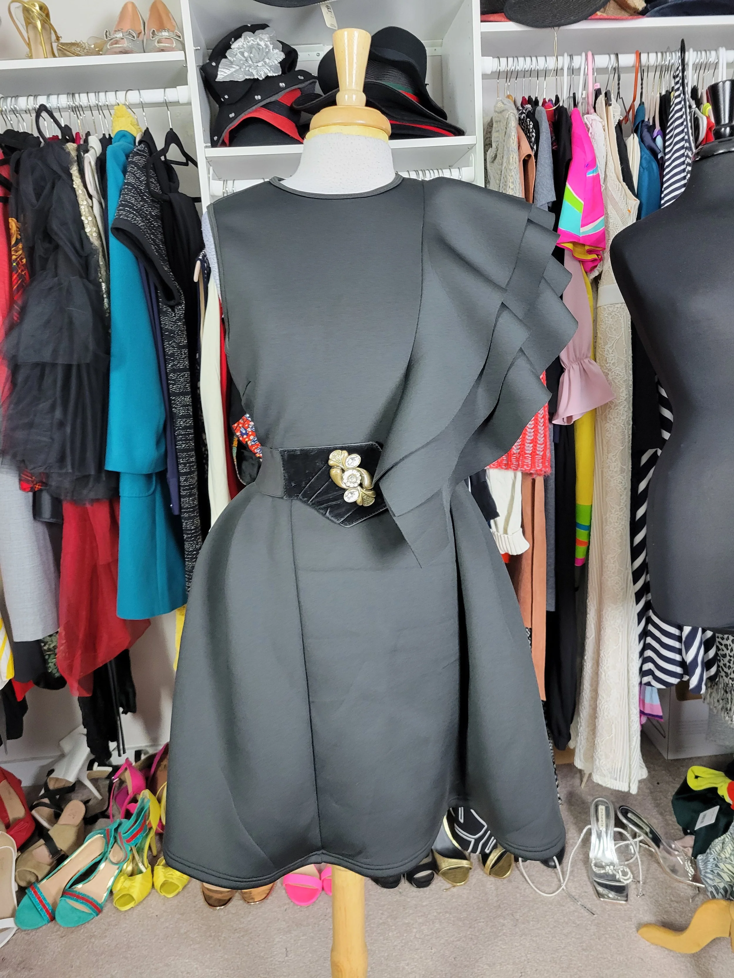 New Black Embellished Shoulder Dress Size LP