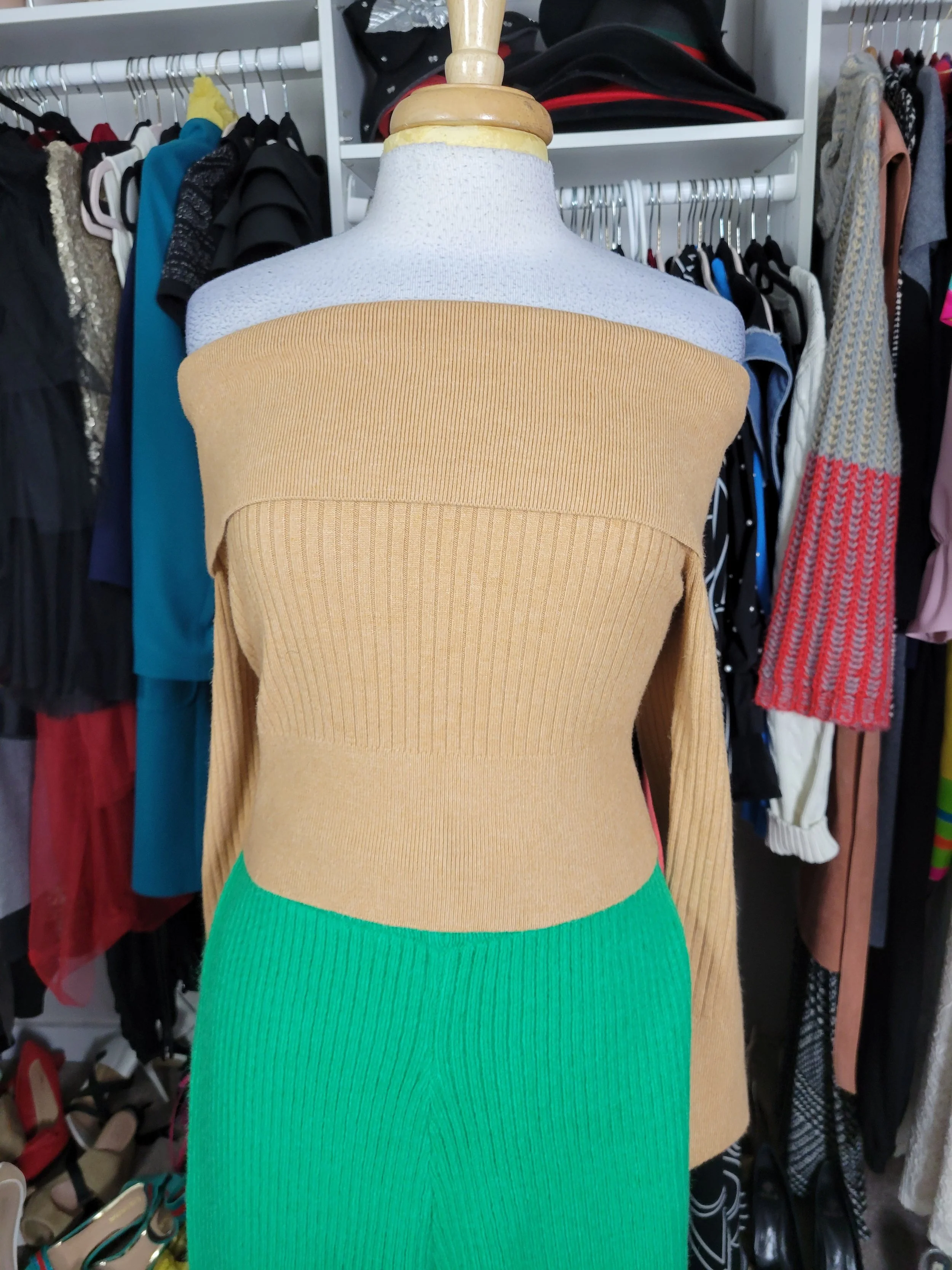 NEW Off the shoulder Top Size L/XL