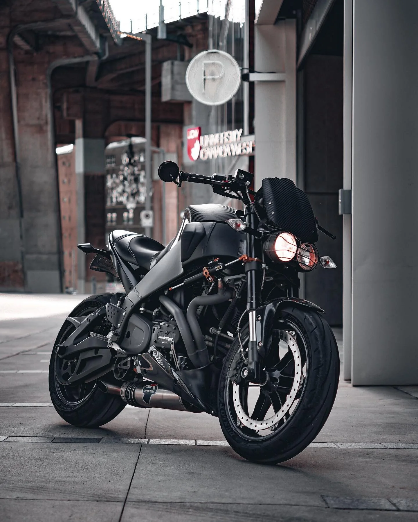 Any F1 fans here? Huge upset for Ferrari today, Sainz out in lap 1 &amp; Leclerc losing 2nd. What a season so far! 🏎💨

#buell #buellxb #rstaichi #yamaha #kawasaki #suzuki #ridedunlop #epidemicmotors #gentlebikers #arai #bikeexif #alpinestars #kafer