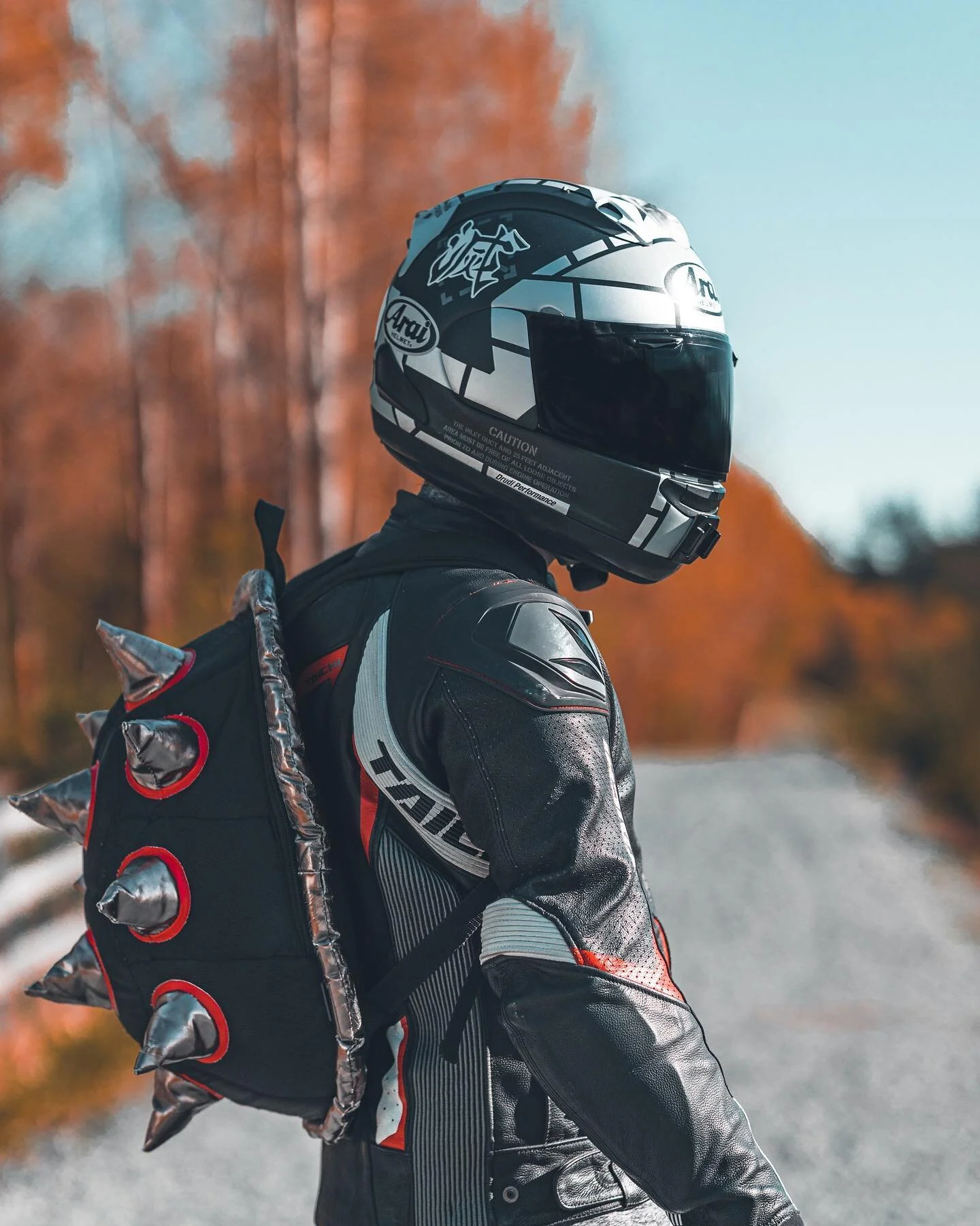 I know there&rsquo;s a spoiler for my Arai! I know it looks way better but I gotta post the photos I took with out it first ッ🐢

#sportbikelife #motorcycles #bikersnetwork #motocommunity #agvhelmets #bikeporn #kawasaki #motorbike #bikelife #s1000rr #