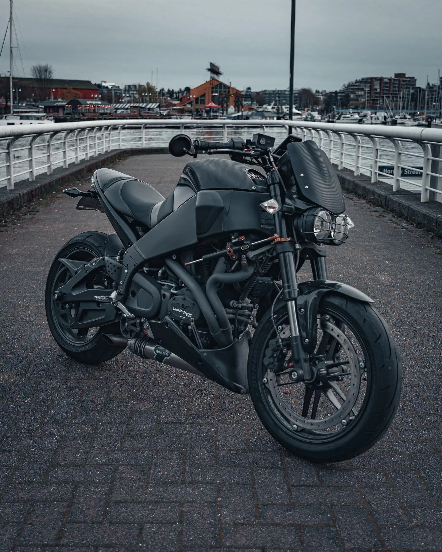 Bueltiful ッ🐢

#buell #buellxb #rstaichi #yamaha #kawasaki #suzuki #ridedunlop #epidemicmotors #gentlebikers #arai #bikeexif #alpinestars #kaferacers #caferacersofinstagram #dainese #xb9sx #ducati #dunlopsportmax #caferacergram #scramblersofinstagram