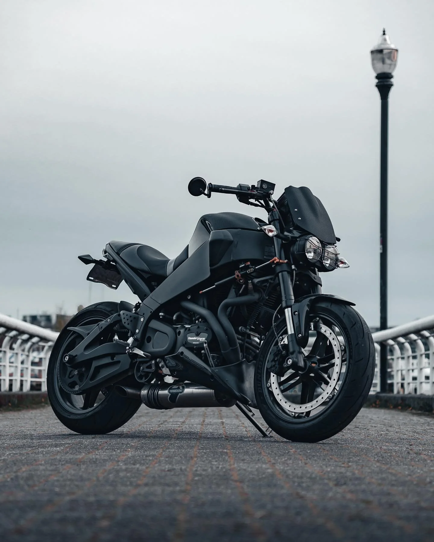 Buell needs a change 🥸

#buell #buellxb #rstaichi #yamaha #kawasaki #suzuki #ridedunlop #epidemicmotors #gentlebikers #arai #bikeexif #alpinestars #kaferacers #caferacersofinstagram #dainese #xb9sx #ducati #dunlopsportmax #caferacergram #scramblerso