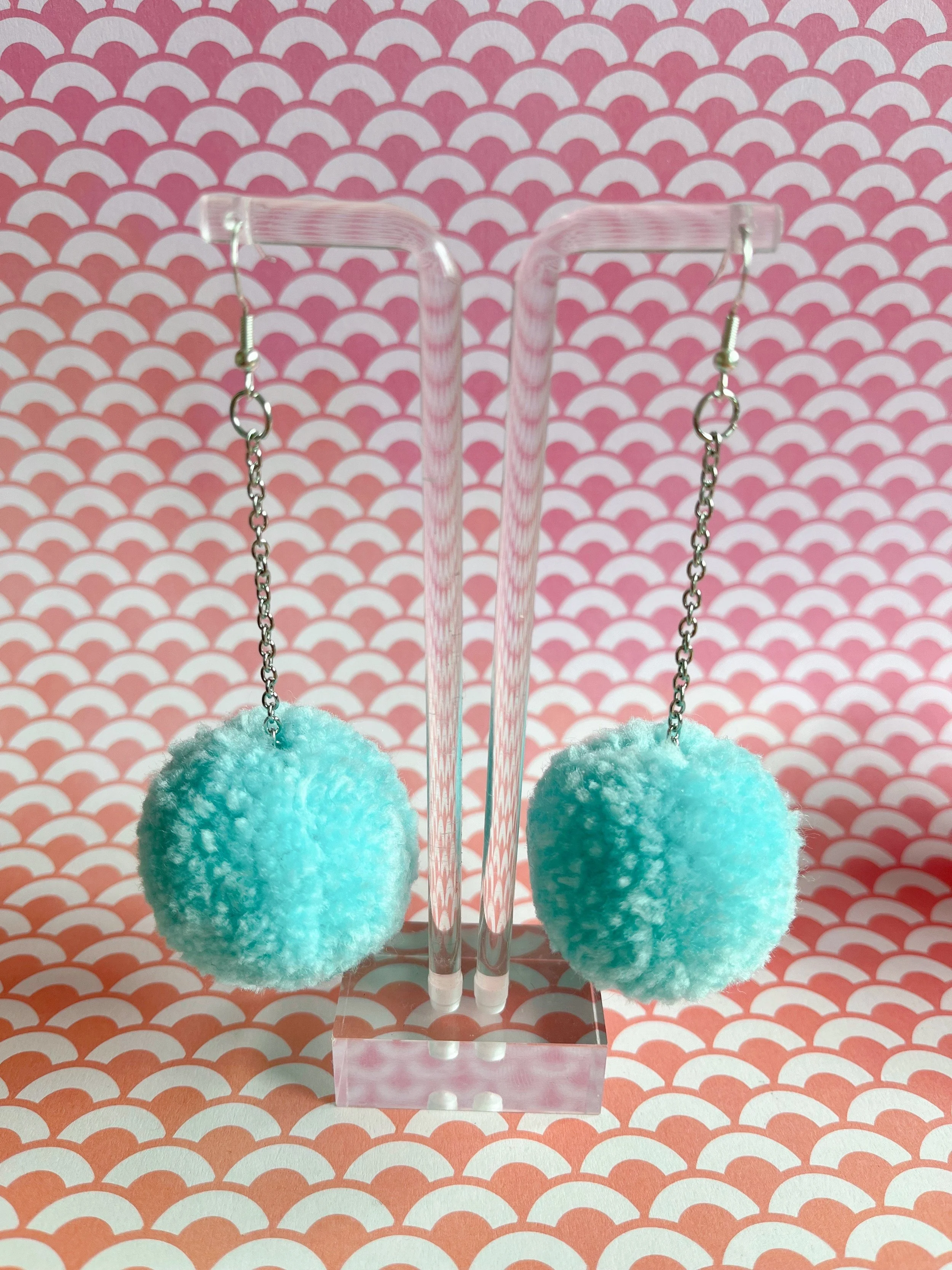 solid teal pom.jpg