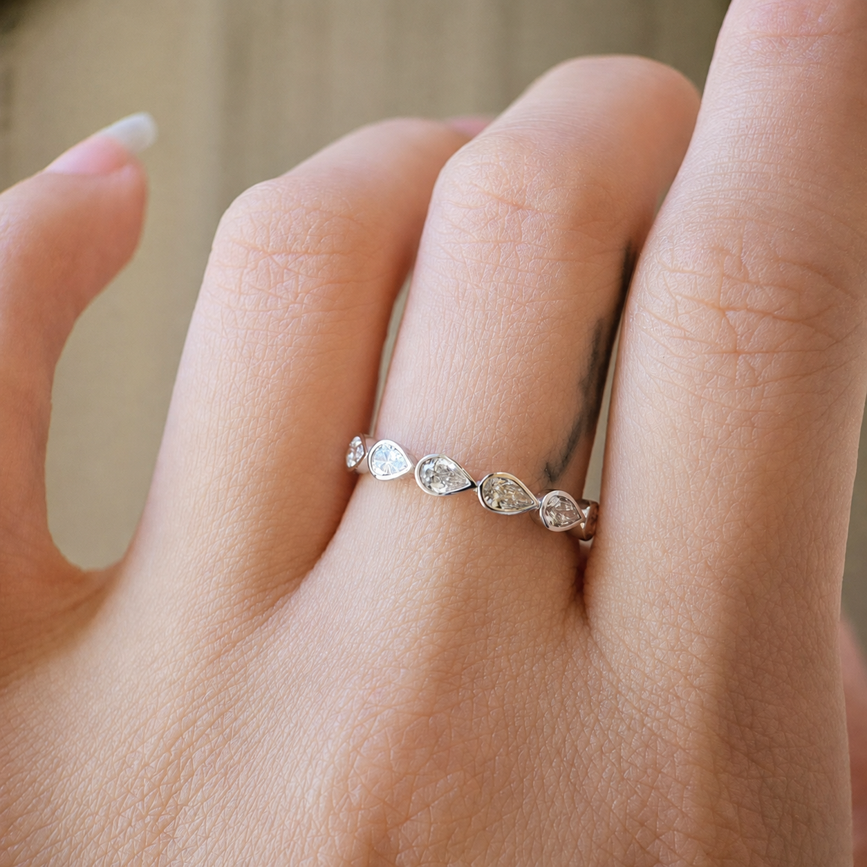 UGLDB18112417-The Celeste Pear Diamond Band-02.png