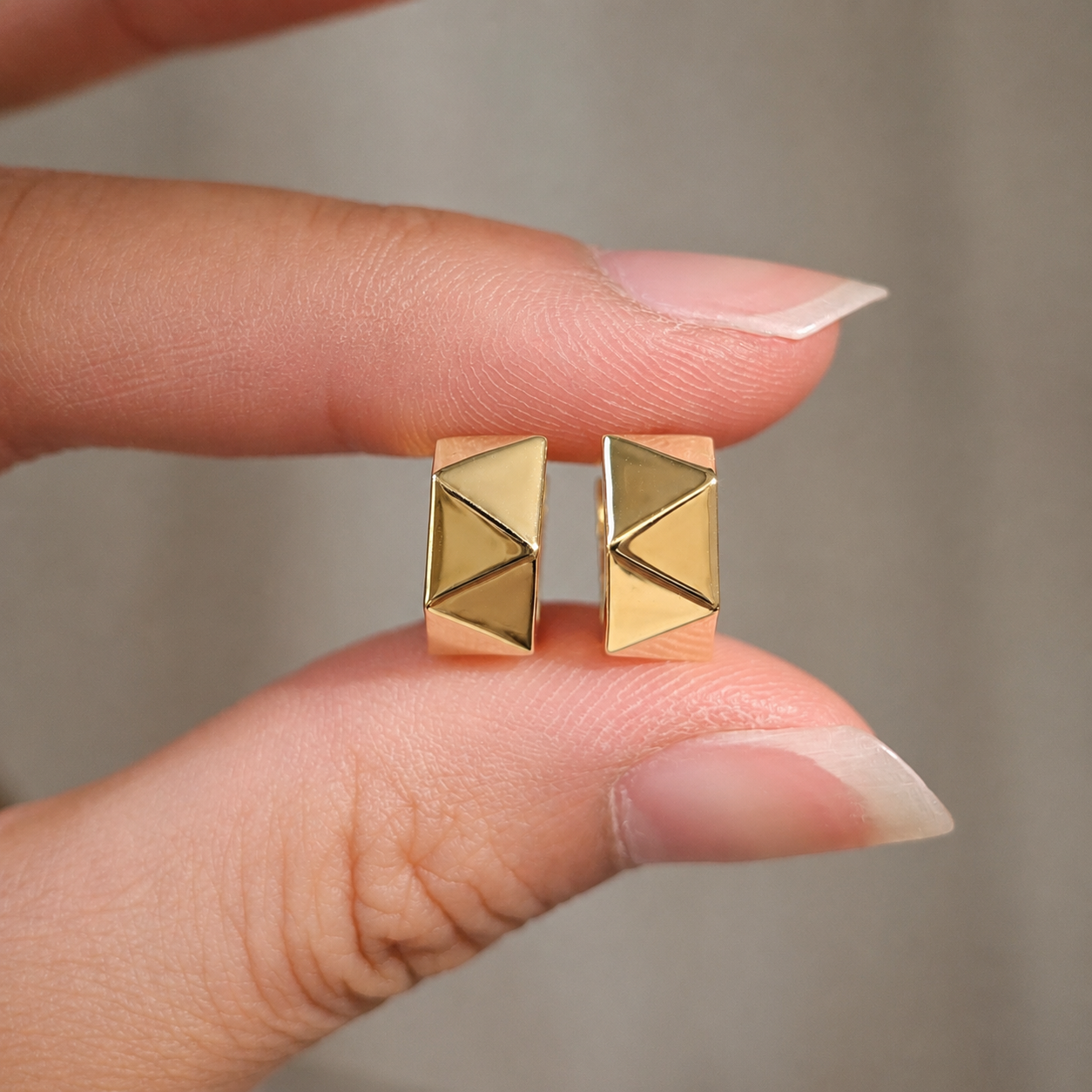 JP-AK-2705-18K-GEOMETRIC-DROP-EARRINGS-03.png