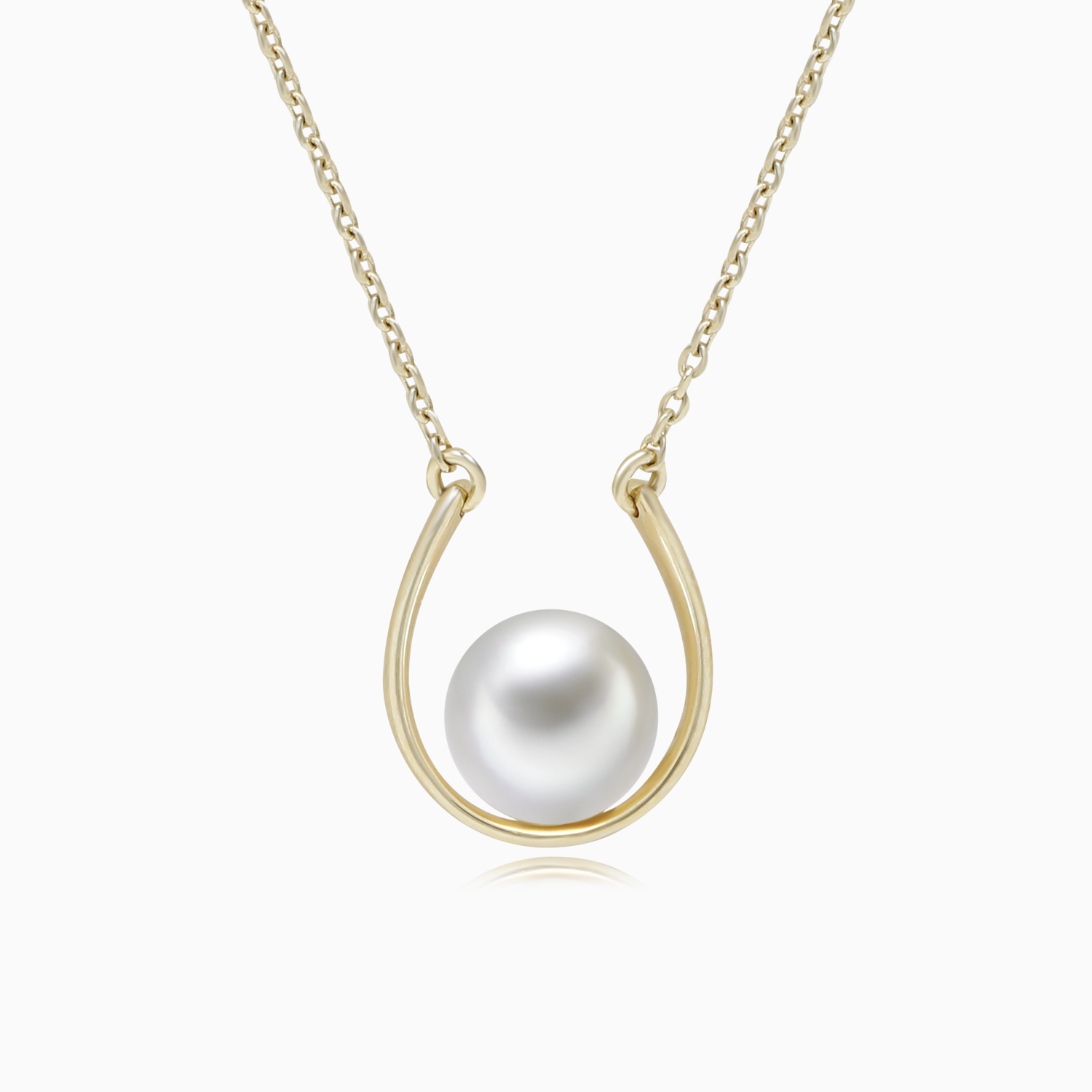 Horseshoe Pearl Necklace in 18K Gold 