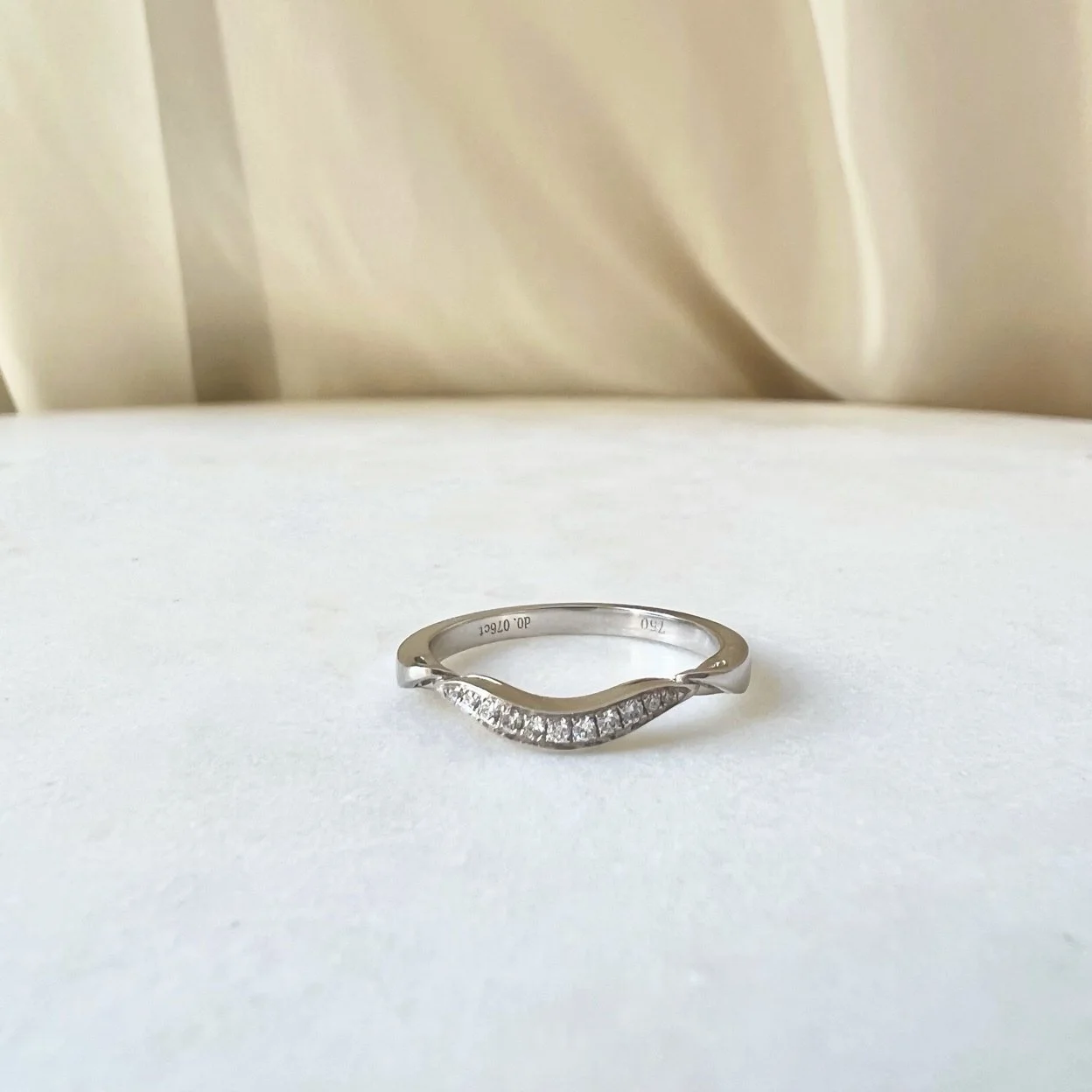 18K White Vintage Style Wavy Diamond Band