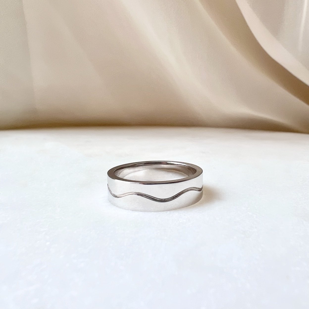 Wave Design Square Band