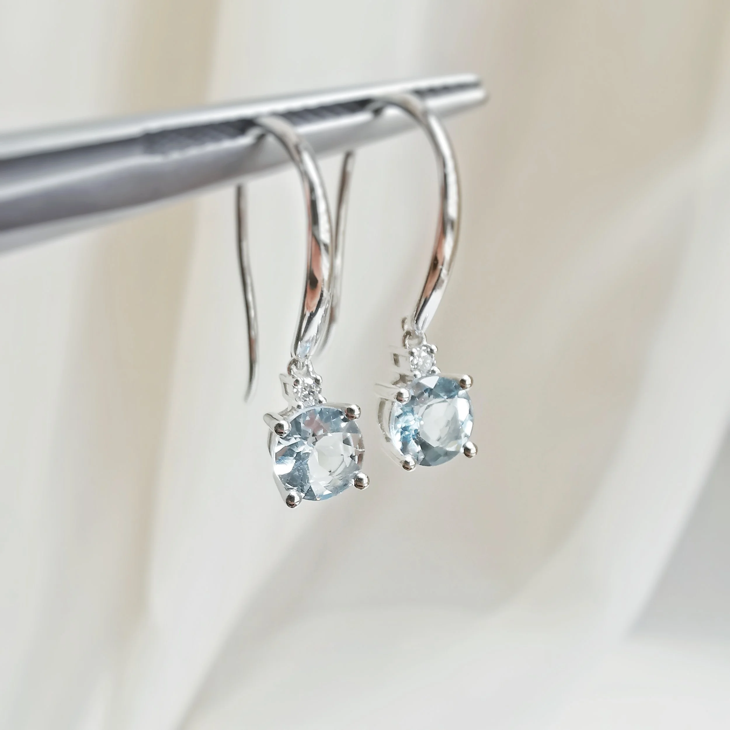 Aquamarine Drop Earrings with Diamond