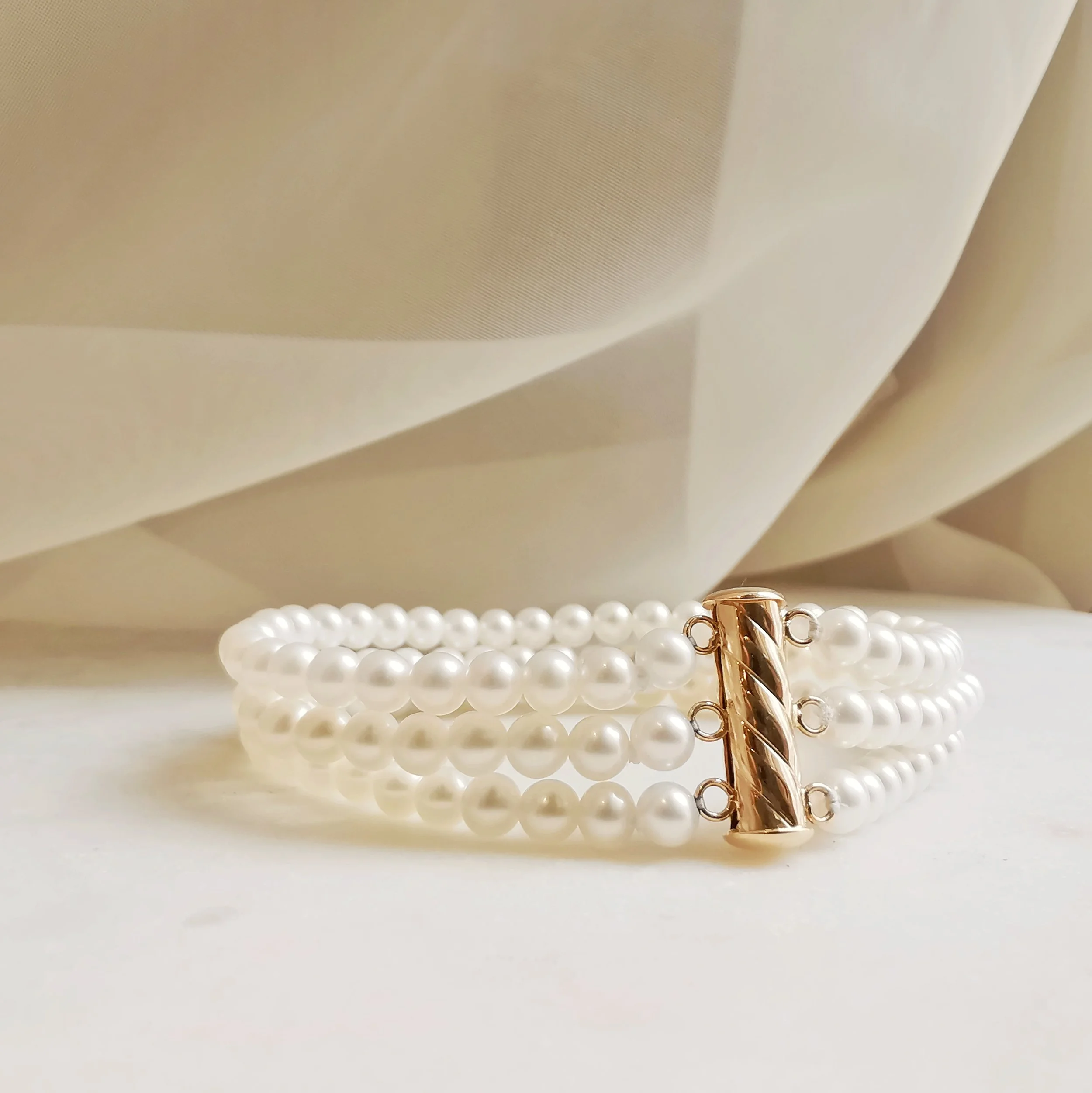 18K Plain Pearl Bracelet