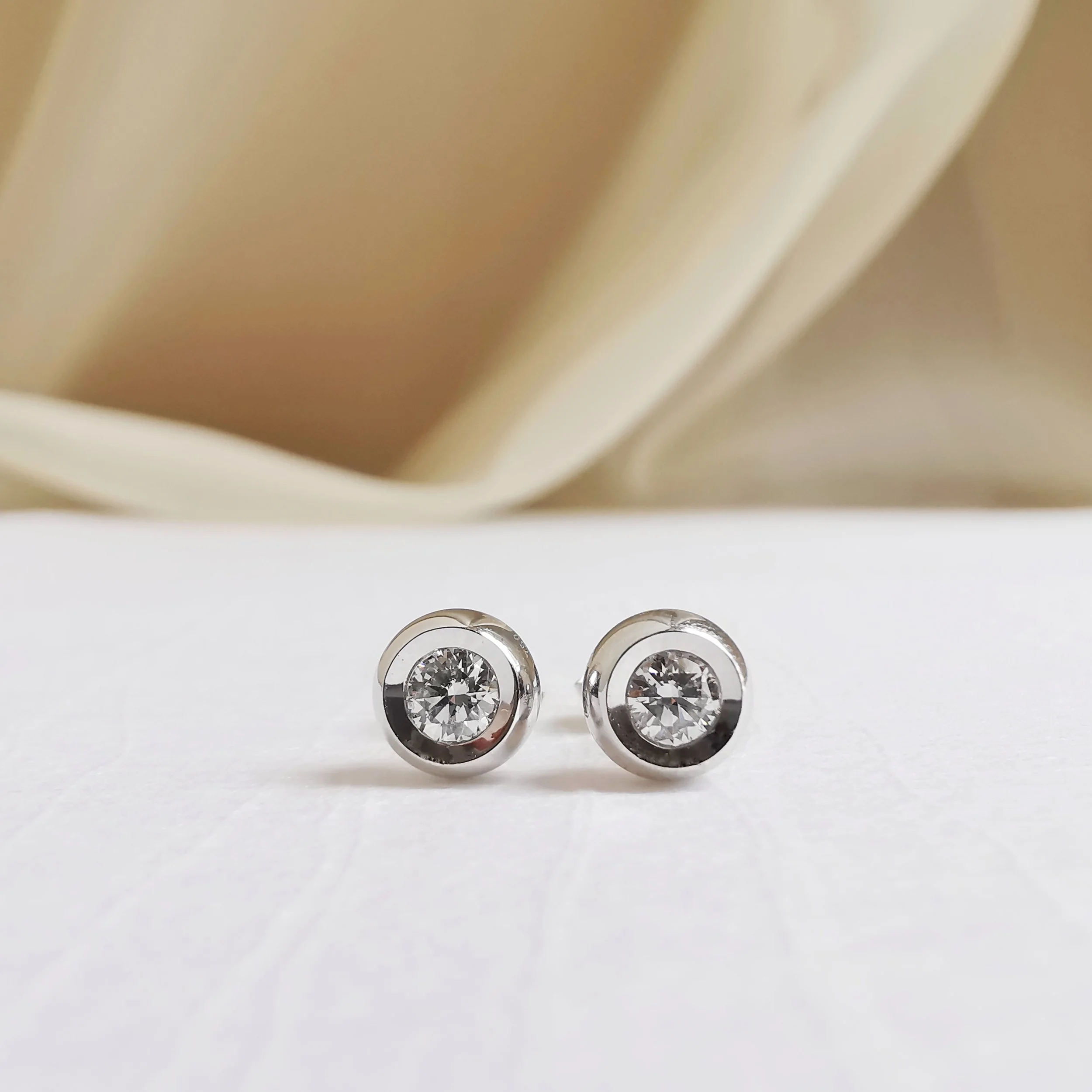 18K Modern Diamond Bezel Studs