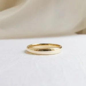 18K Squared and Rounded Band