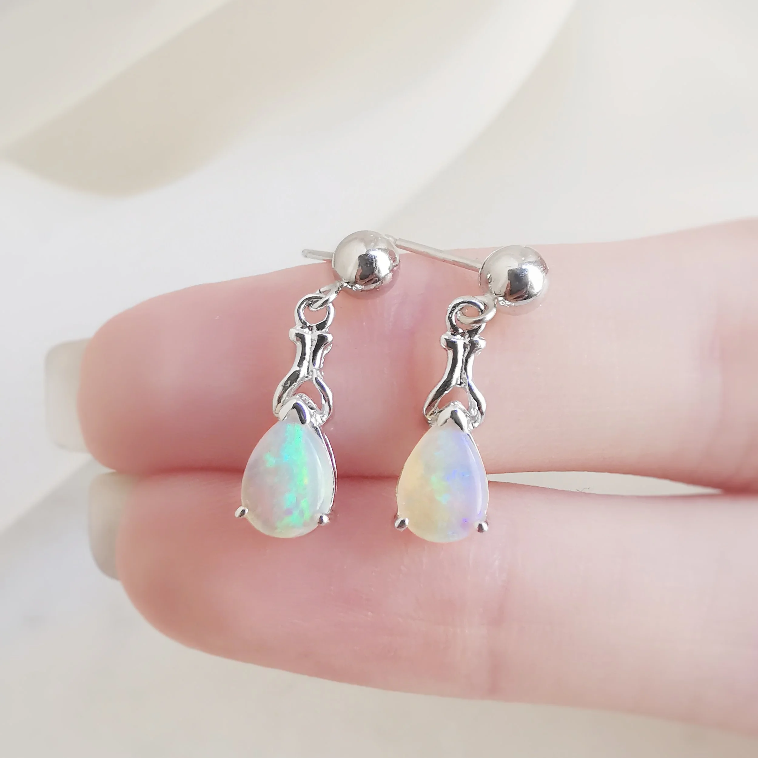 18K Teardrop Drop Earrings