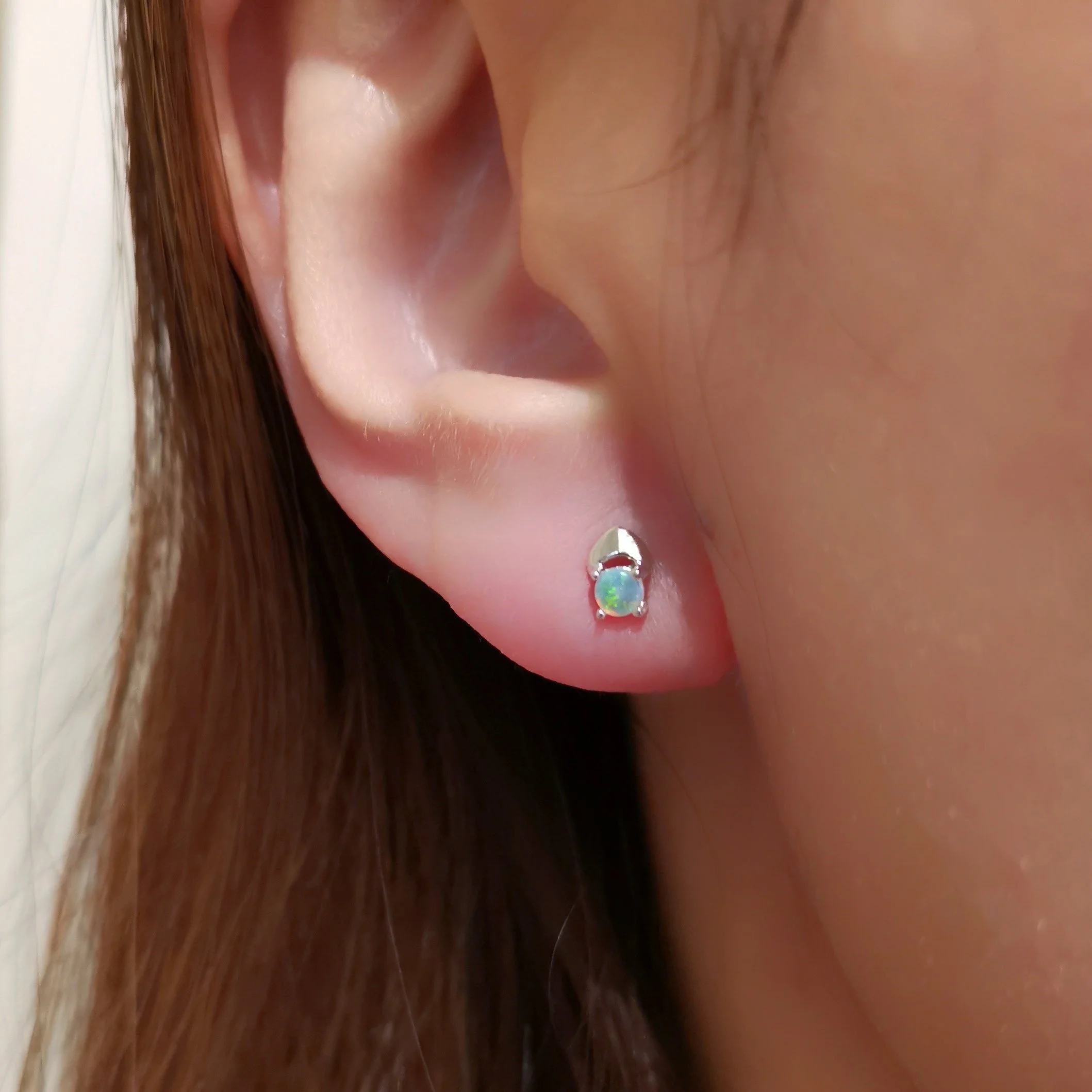 WhiteOpalEar_2_1.JPG